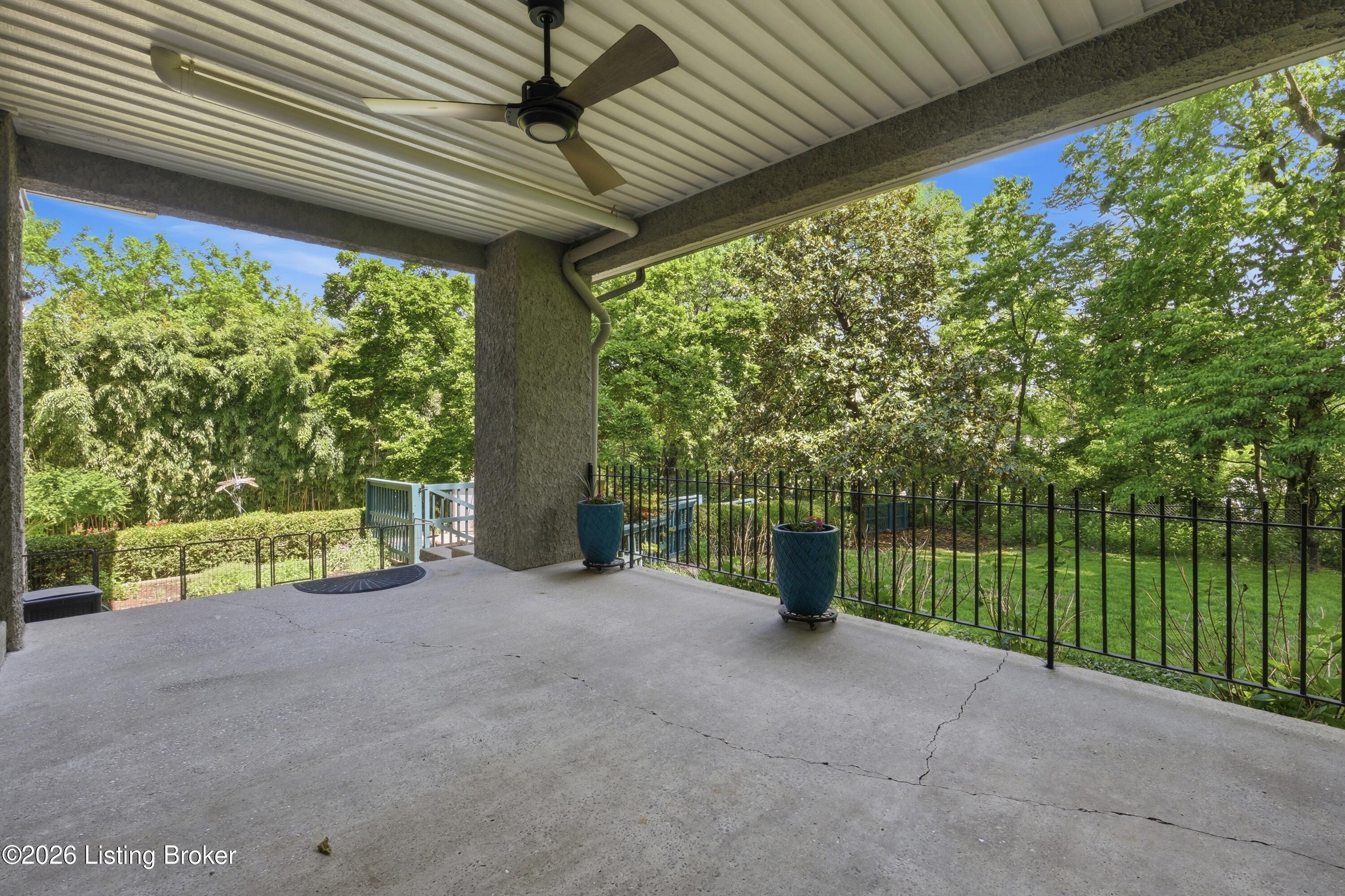 2119 Kenilworth Pl
