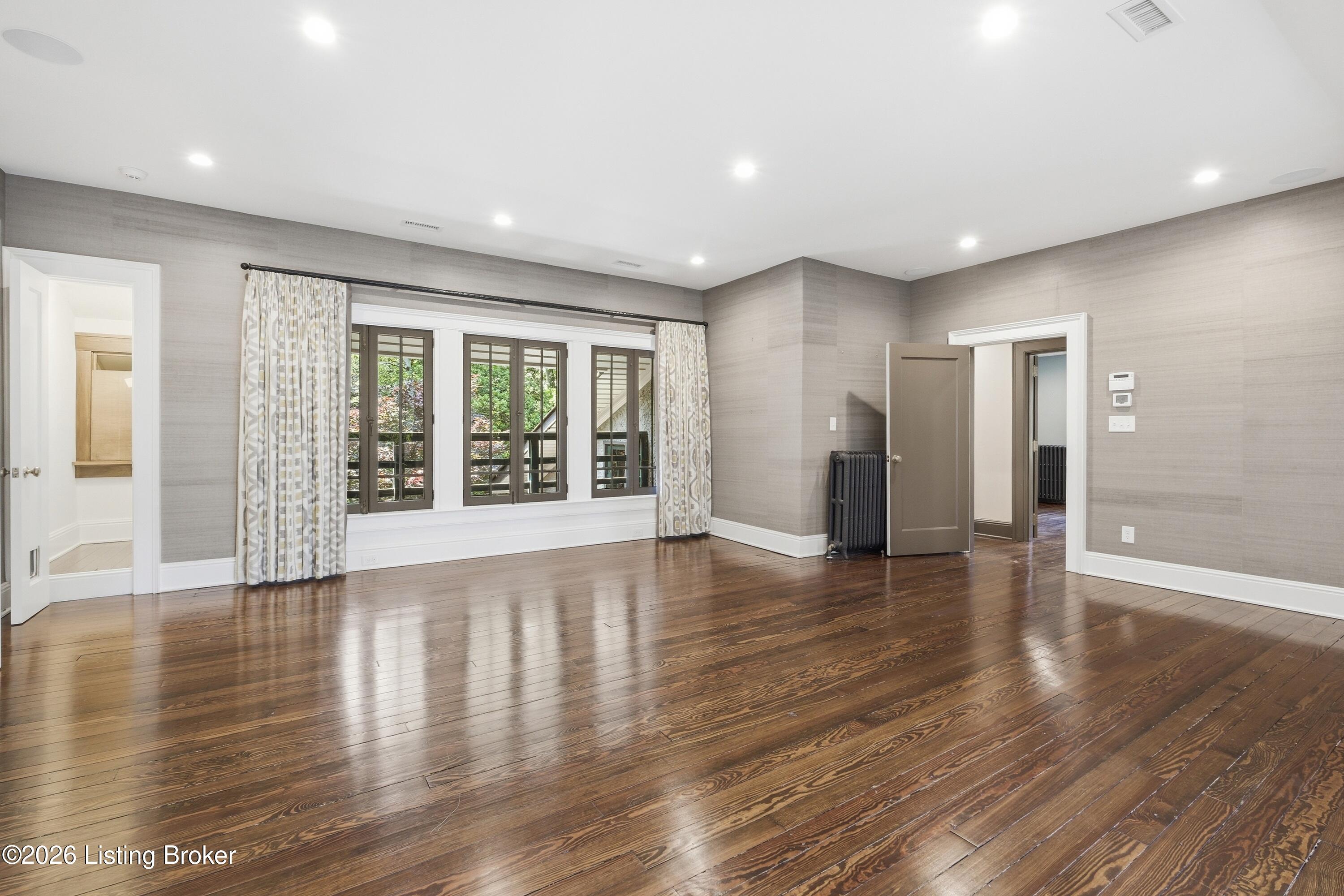 2119 Kenilworth Pl