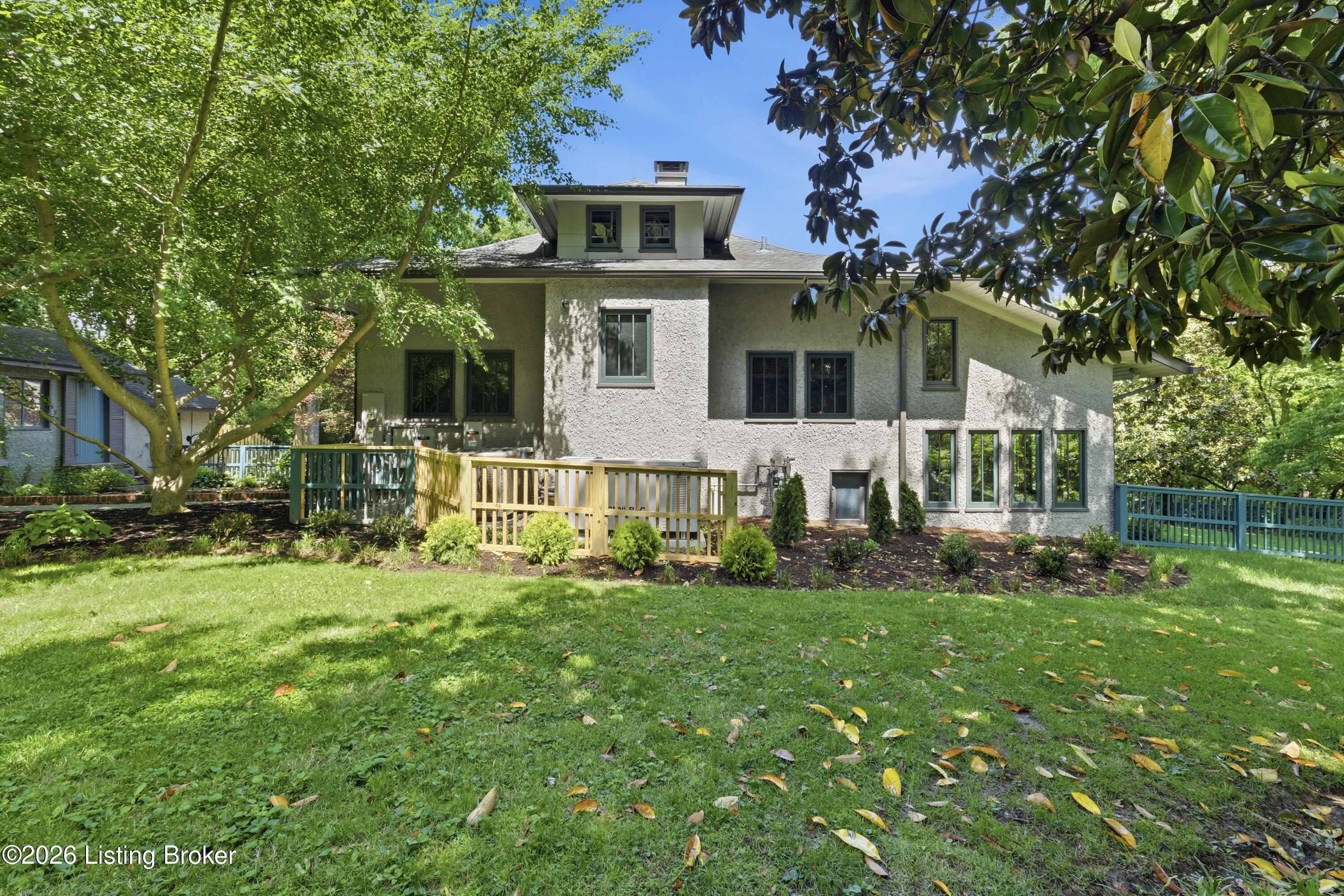 2119 Kenilworth Pl