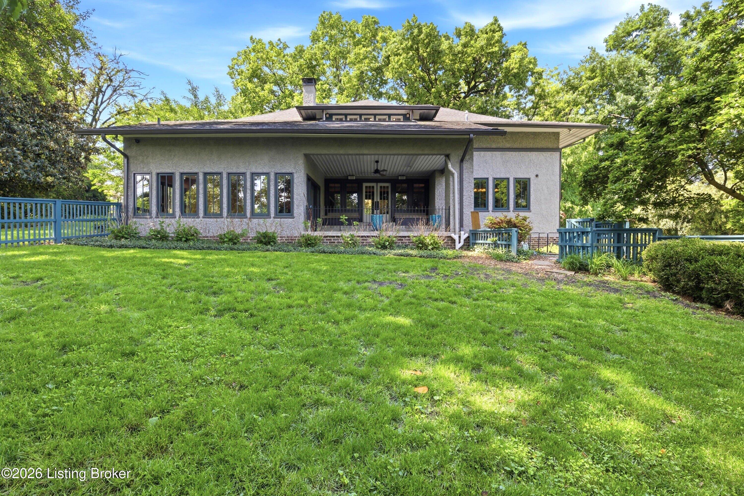 2119 Kenilworth Pl