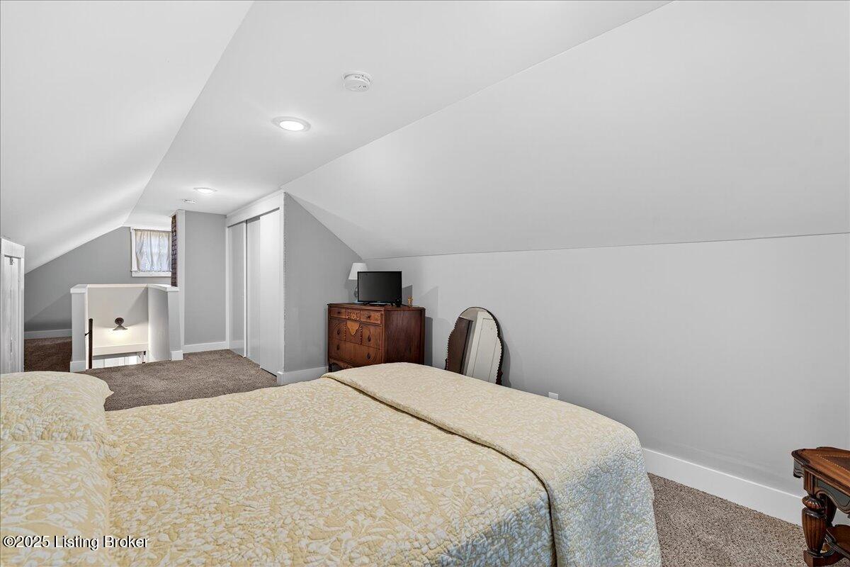 218 Cornell Pl