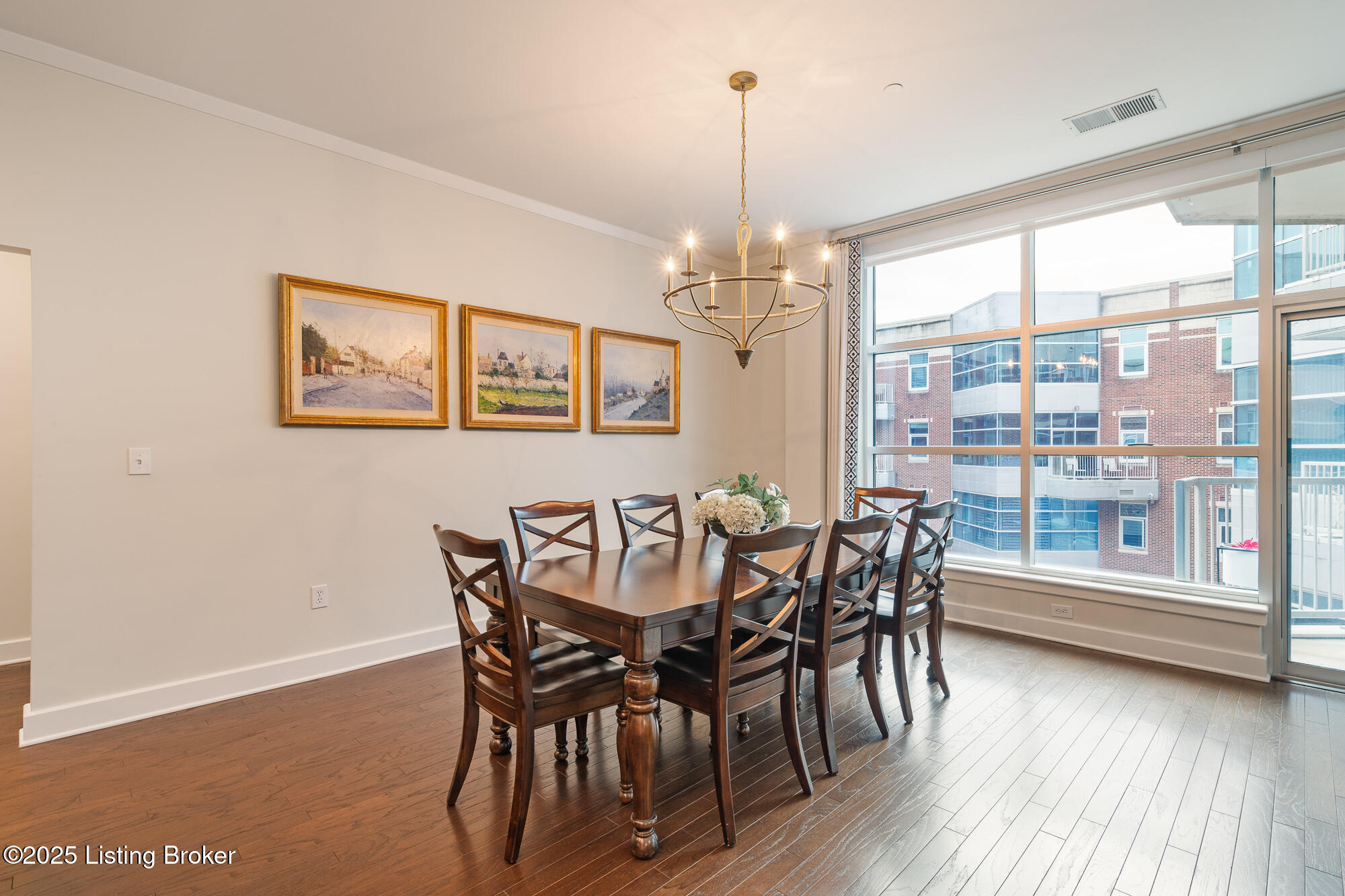 324 E Main St 401