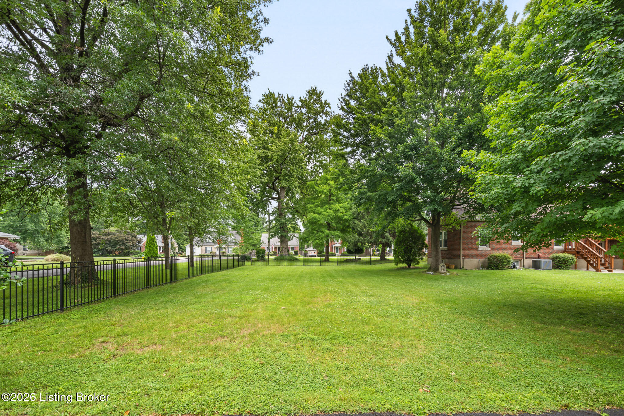 420 Breckenridge Ln