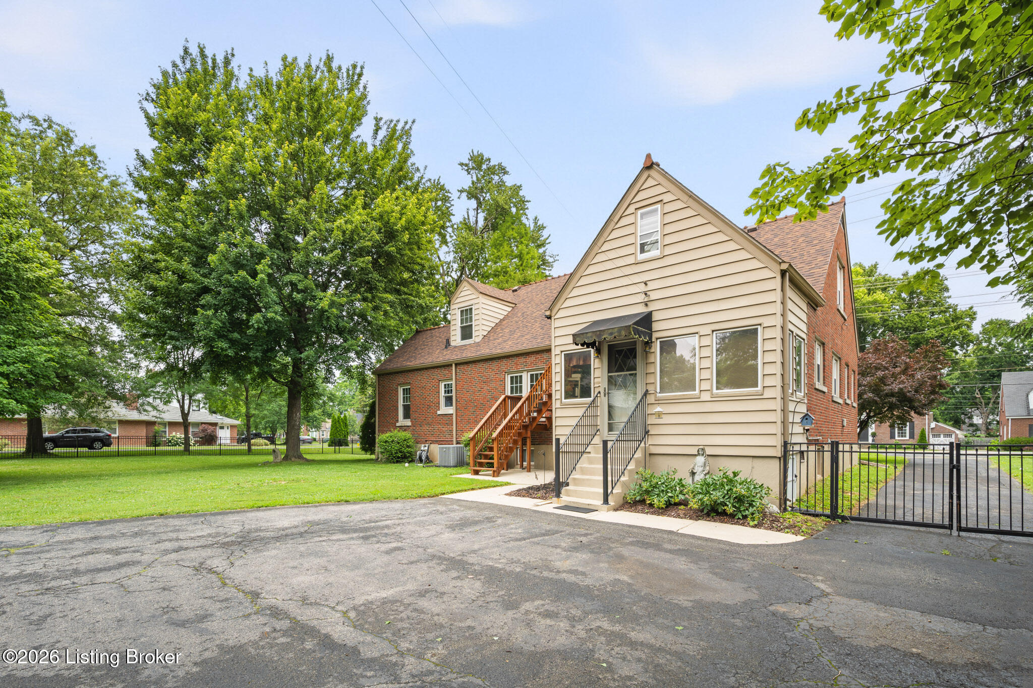 420 Breckenridge Ln