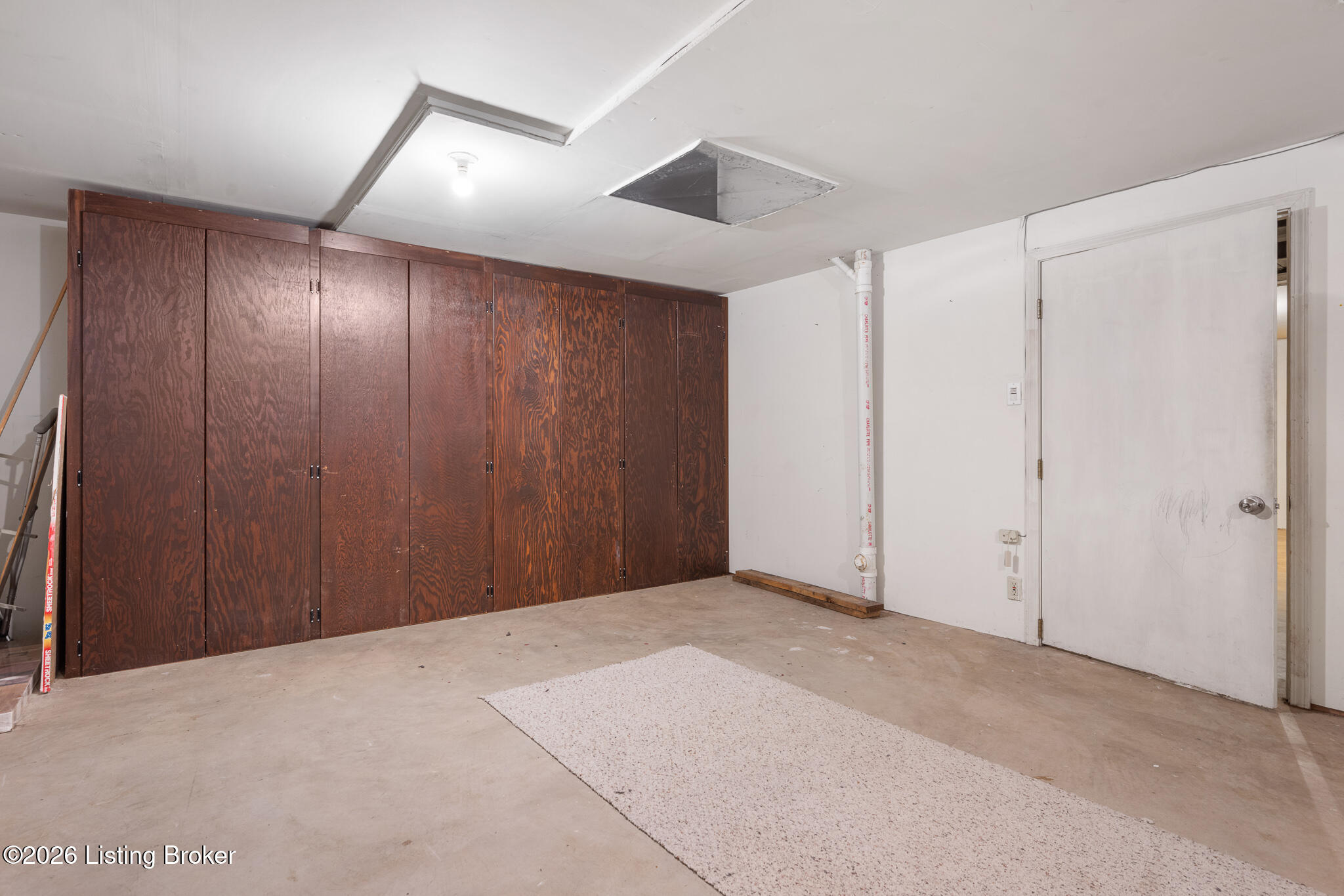 188 Saint Matthews Ave APT 3