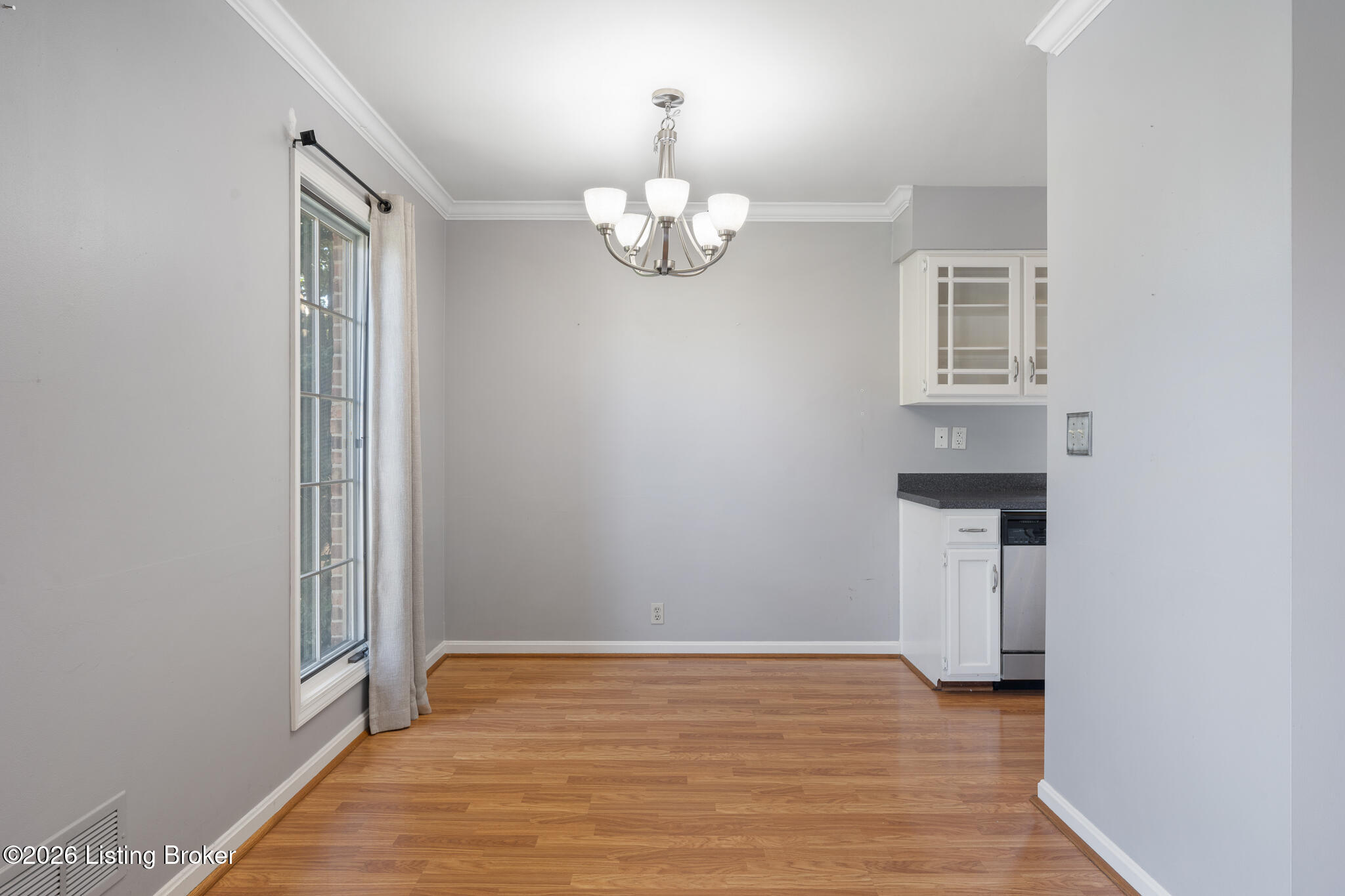 188 Saint Matthews Ave APT 3