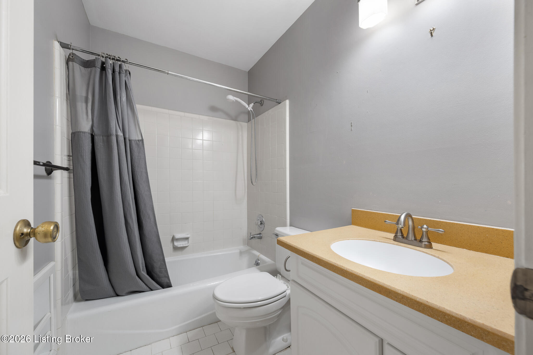 188 Saint Matthews Ave APT 3