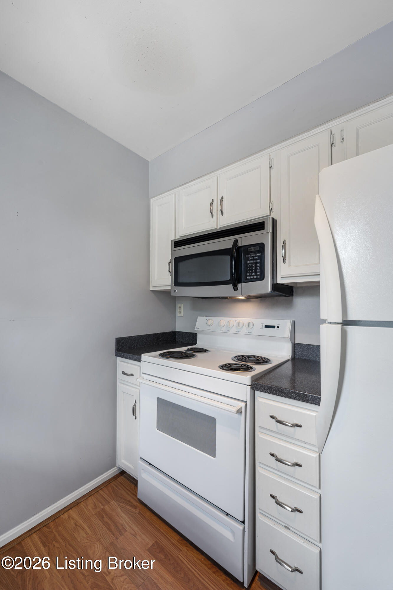 188 Saint Matthews Ave APT 3