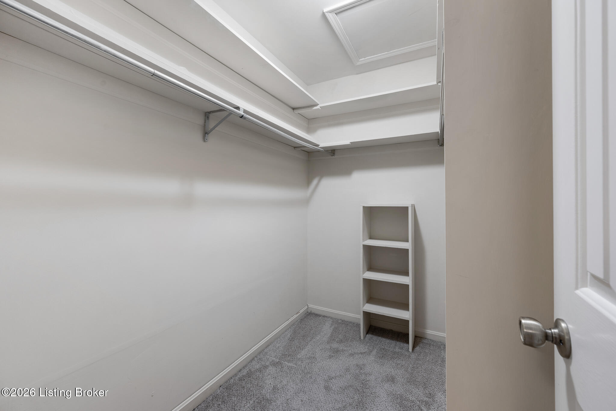 188 Saint Matthews Ave APT 3