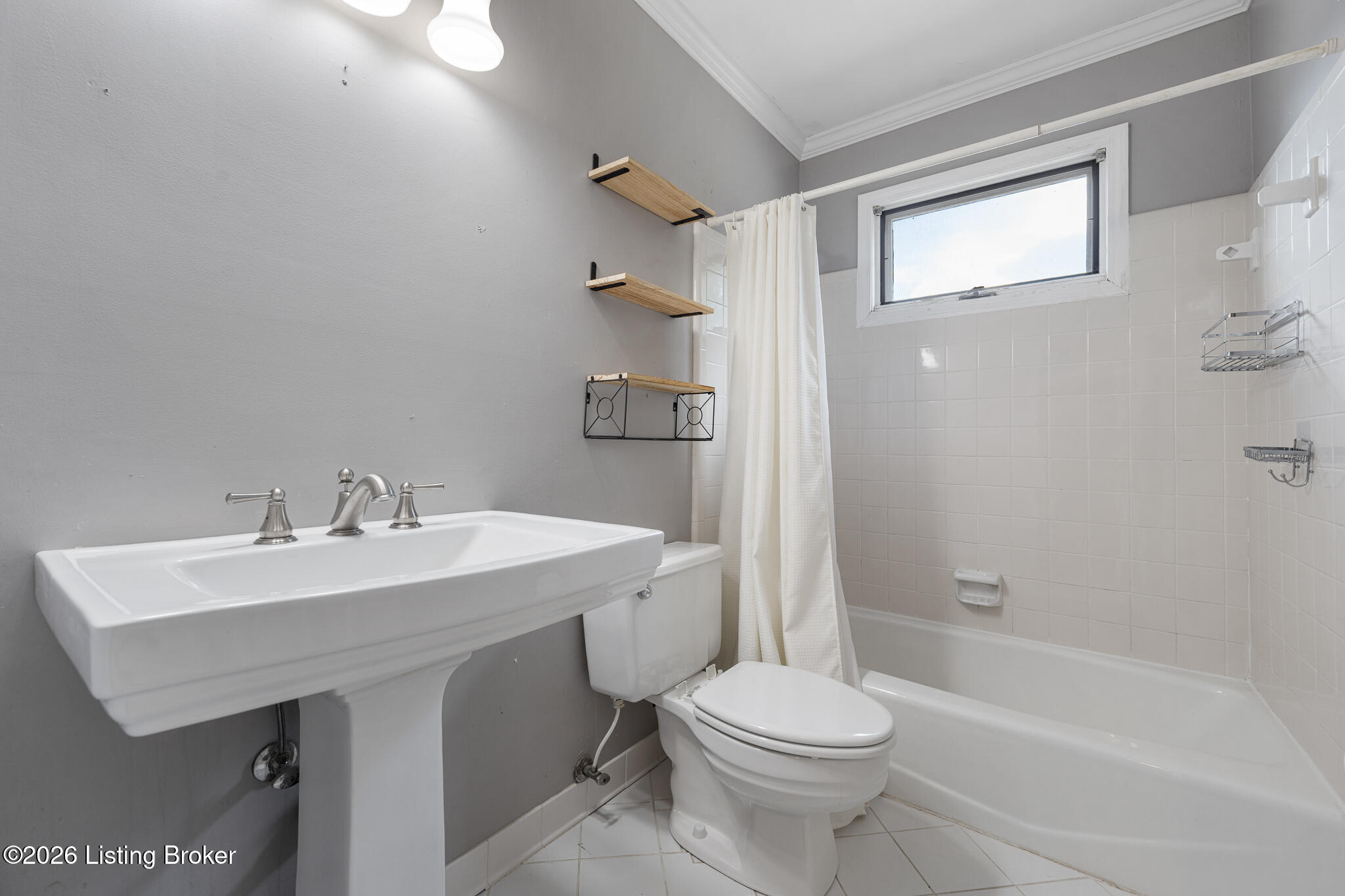 188 Saint Matthews Ave APT 3