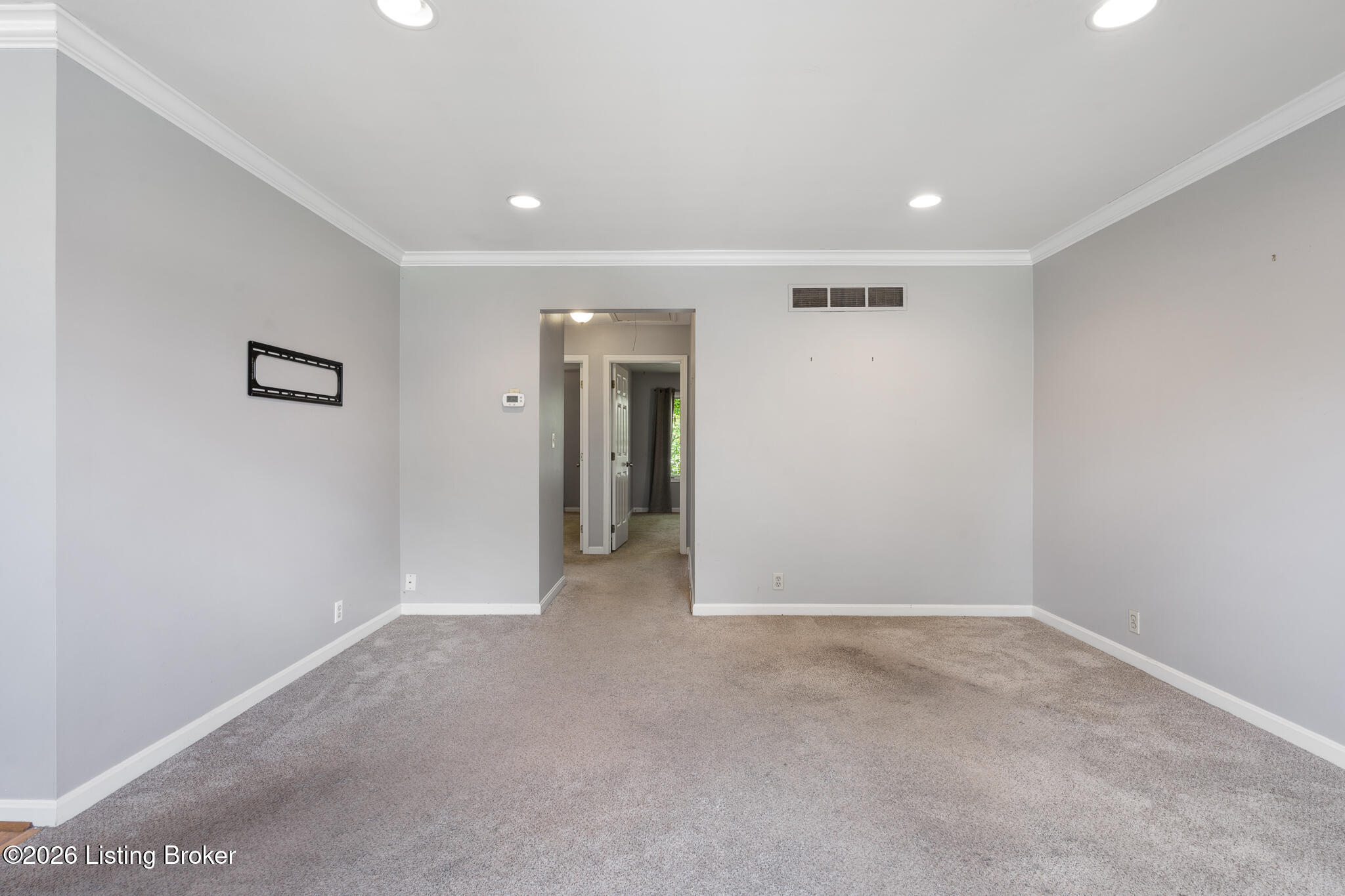 188 Saint Matthews Ave APT 3
