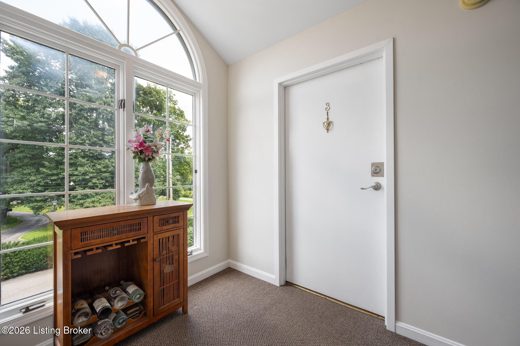 188 Saint Matthews Ave APT 3