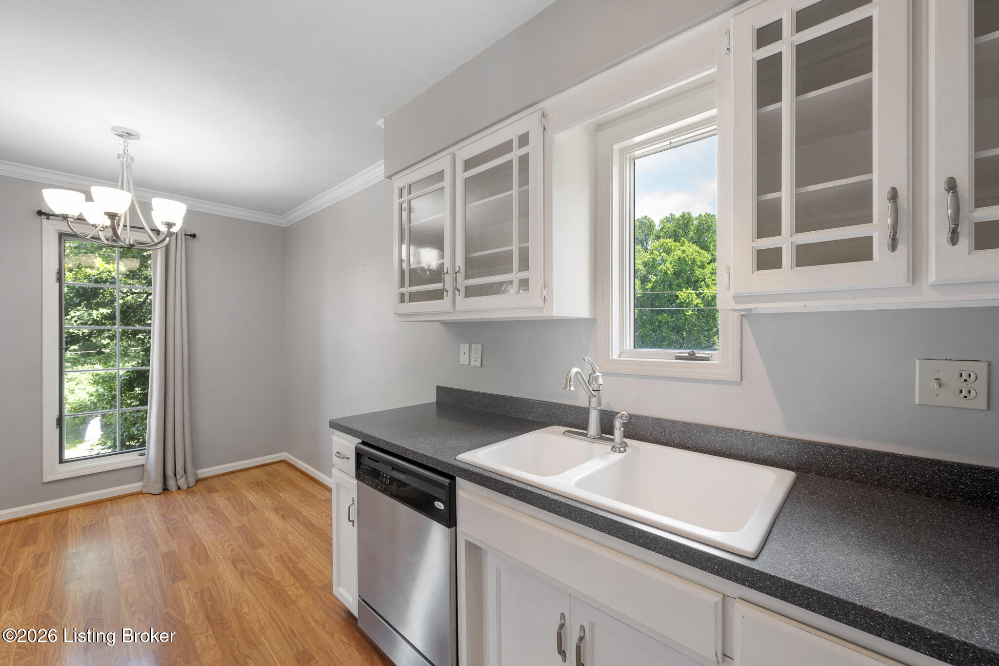 188 Saint Matthews Ave APT 3