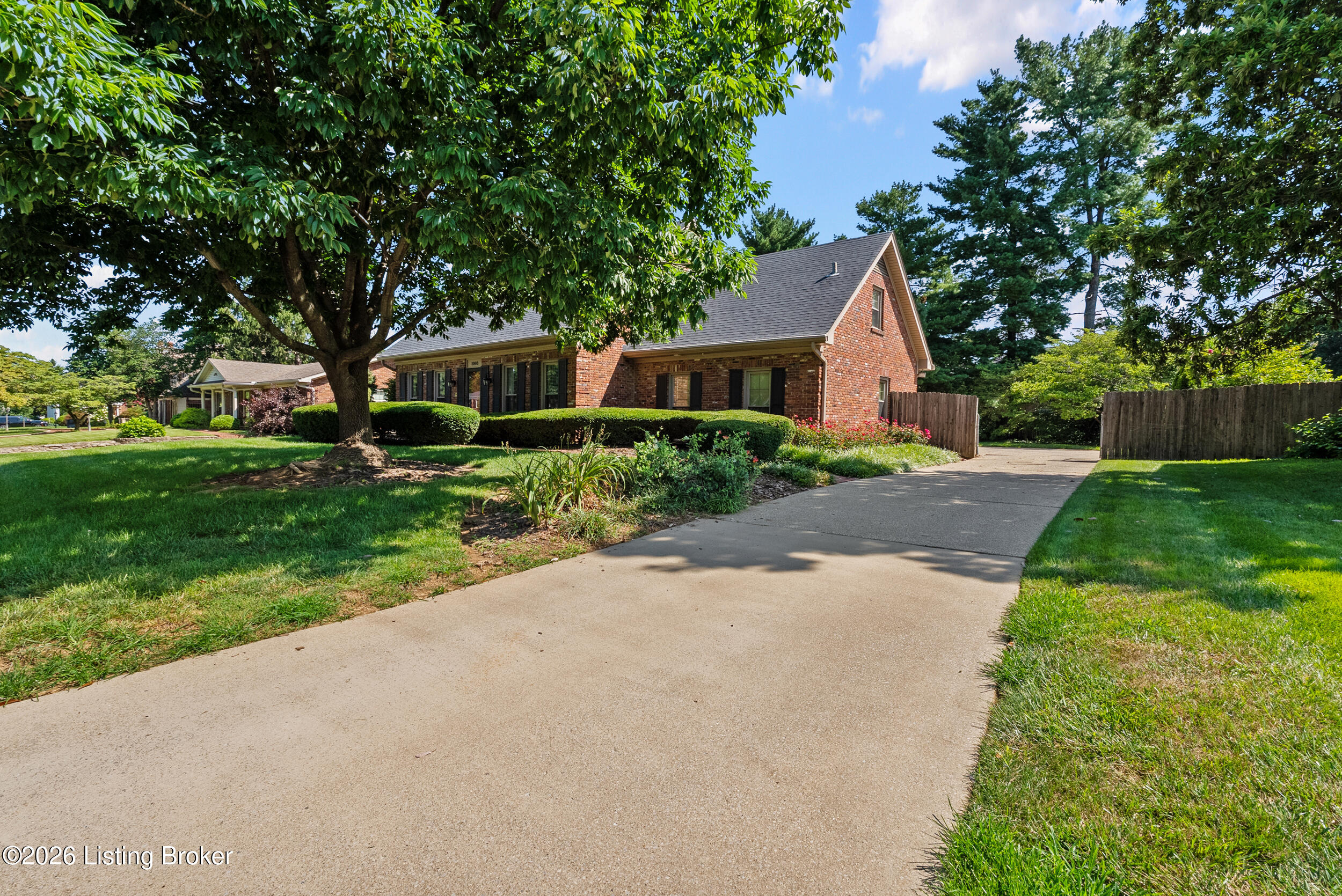 8903 Nottingham Pkwy
