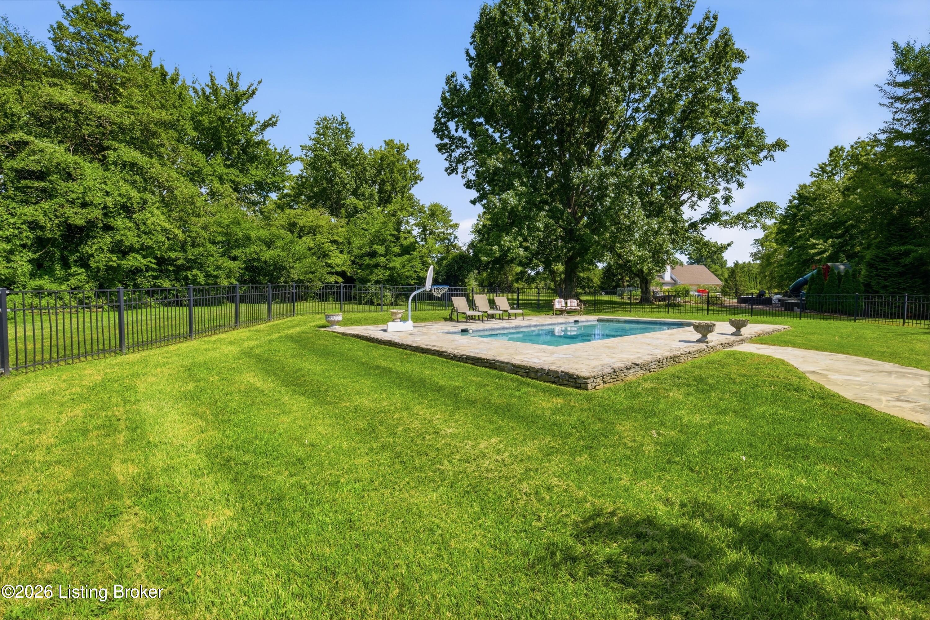 7304 Willow Gate Ct