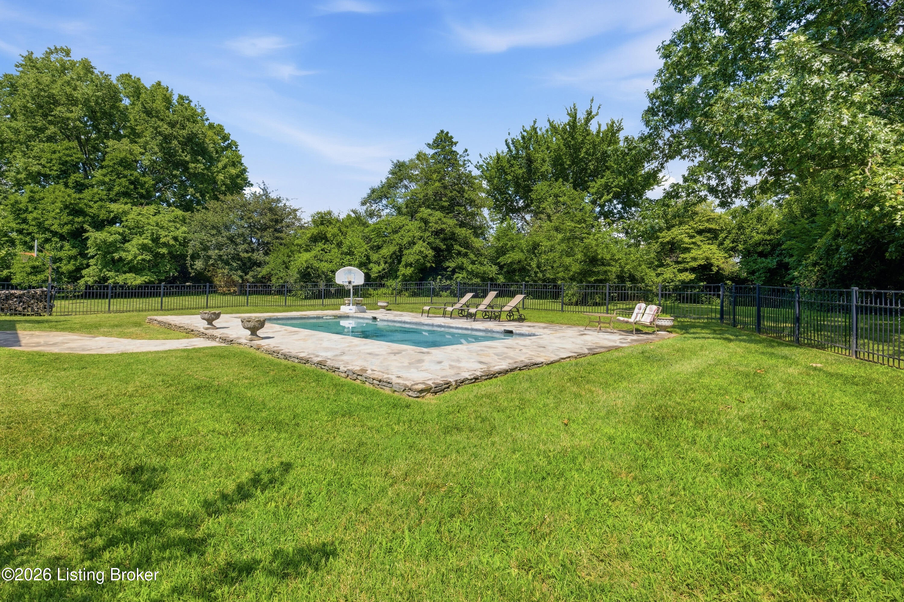 7304 Willow Gate Ct