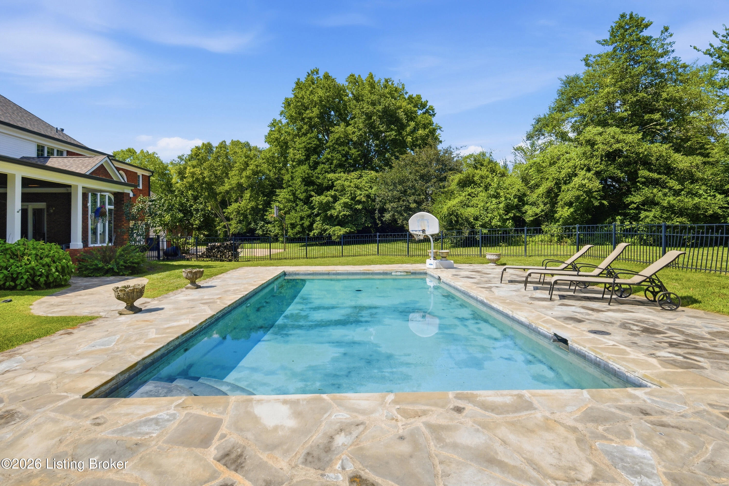 7304 Willow Gate Ct