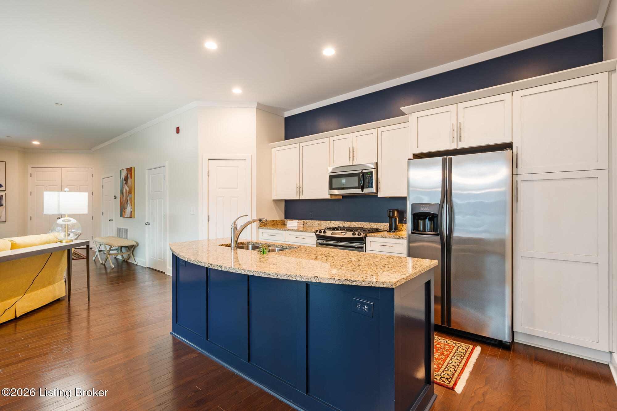324 E Main St 401