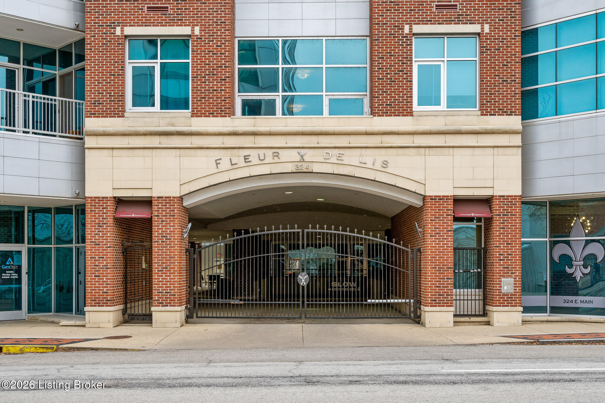 324 E Main St 401