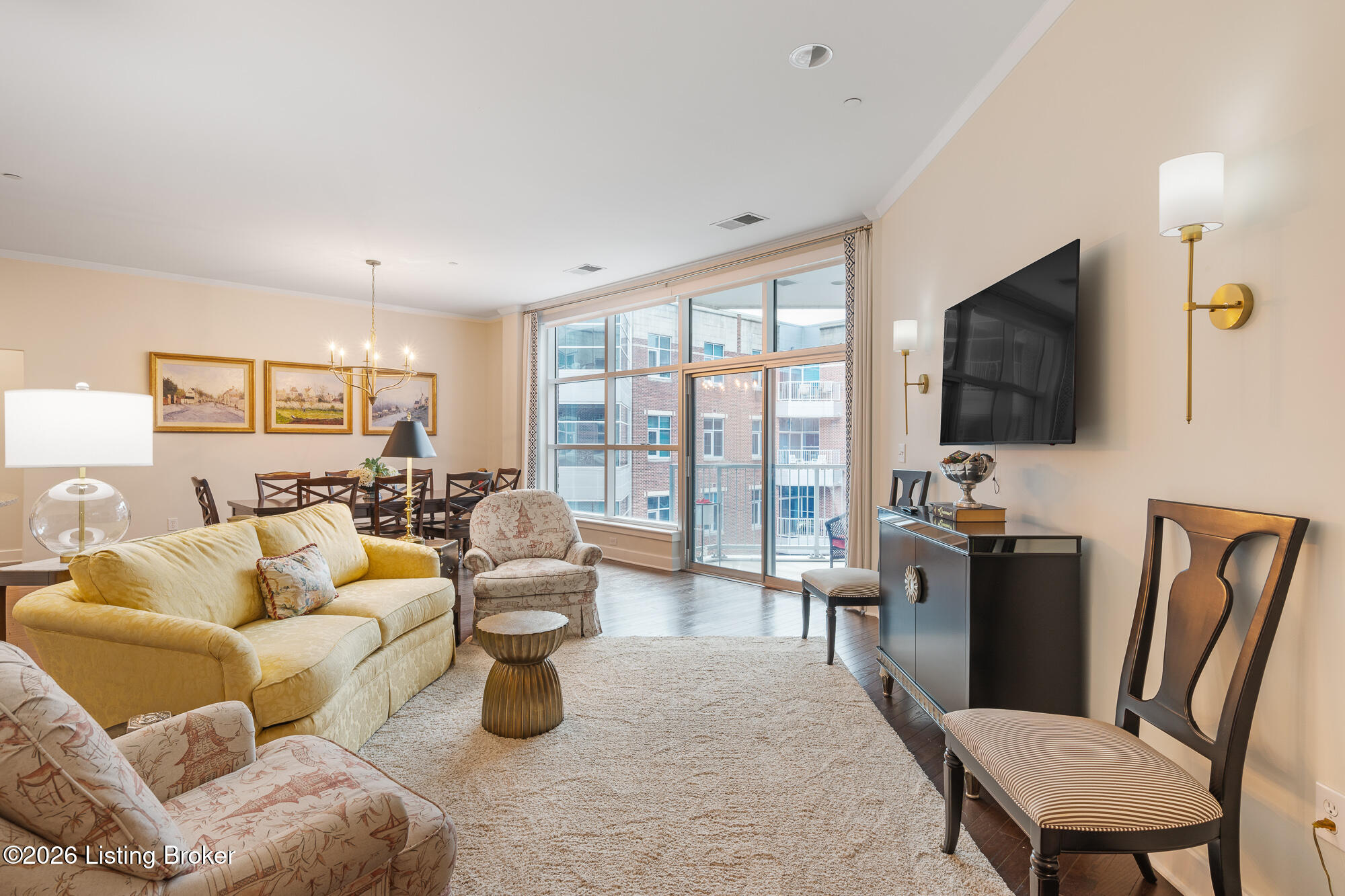 324 E Main St 401