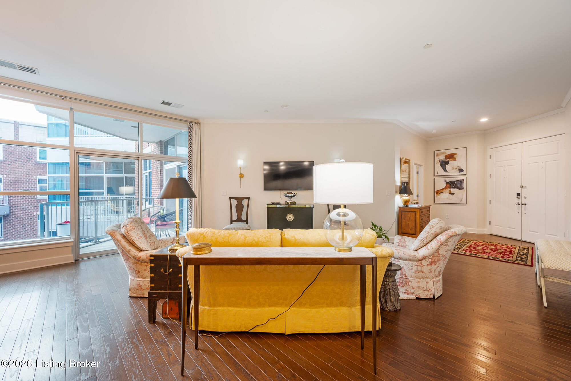 324 E Main St 401