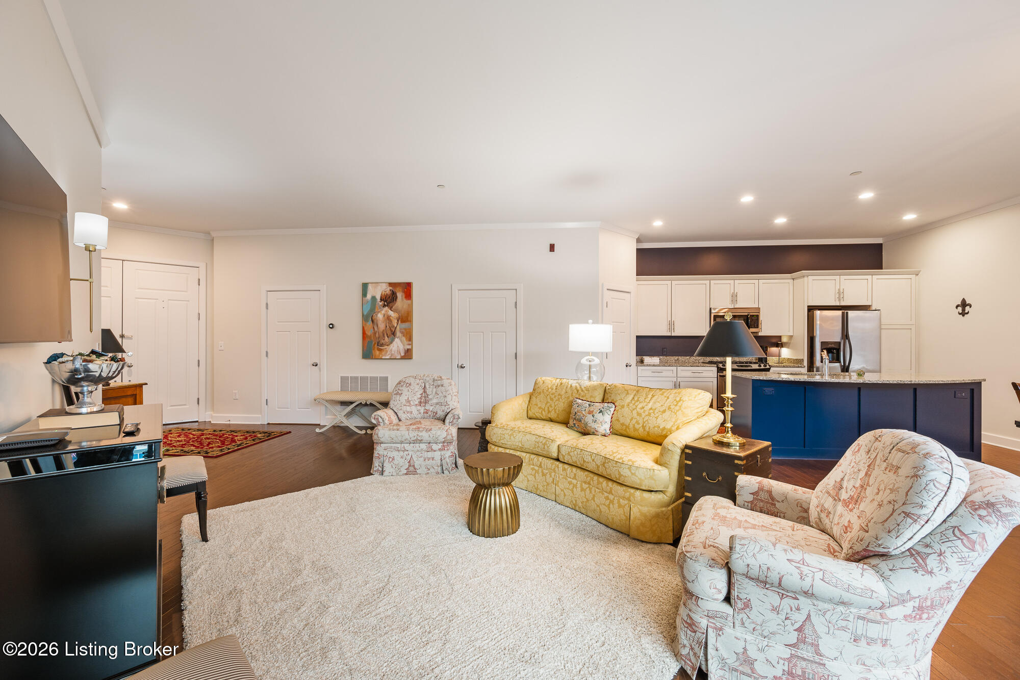 324 E Main St 401