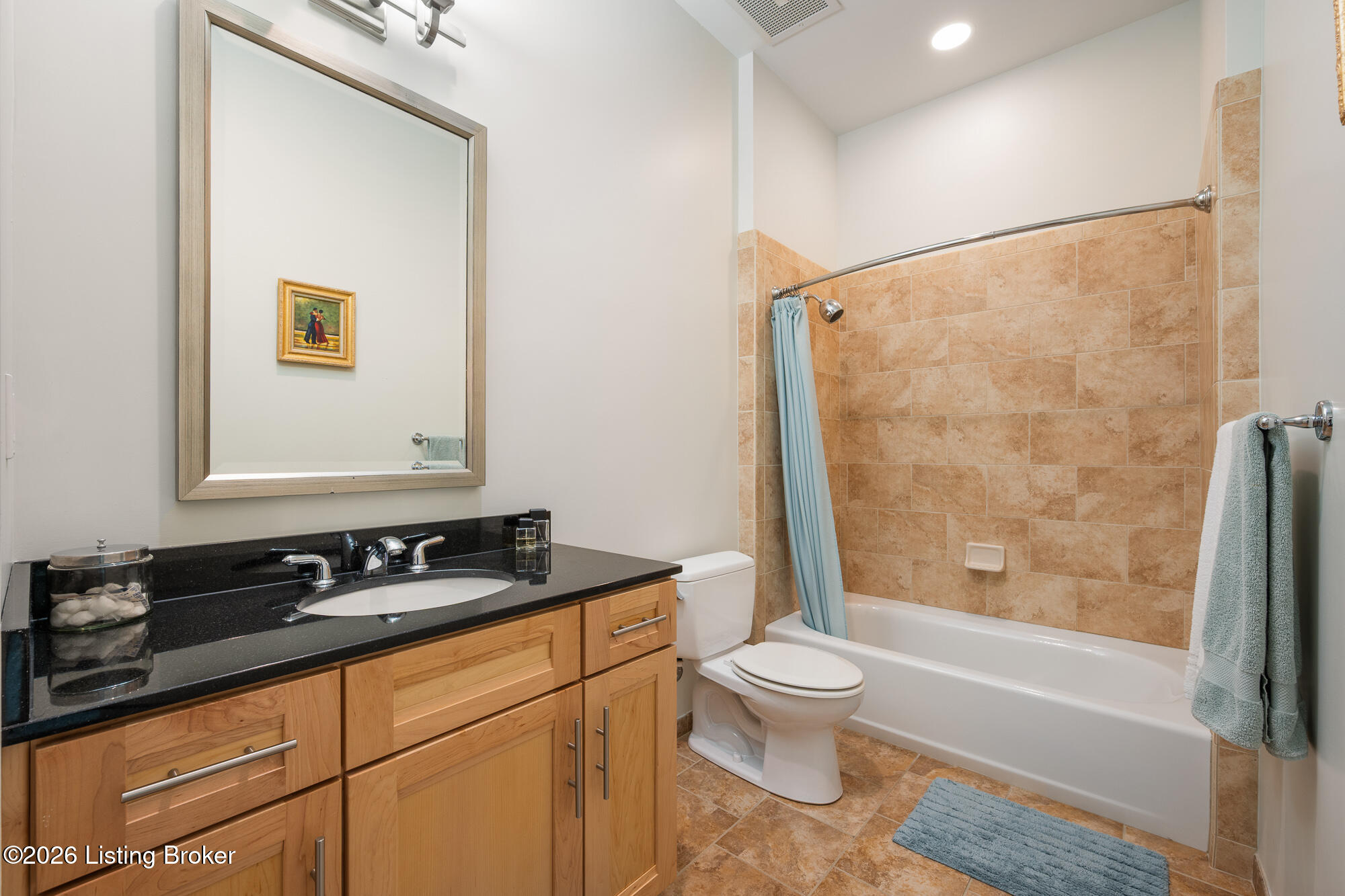 324 E Main St 401