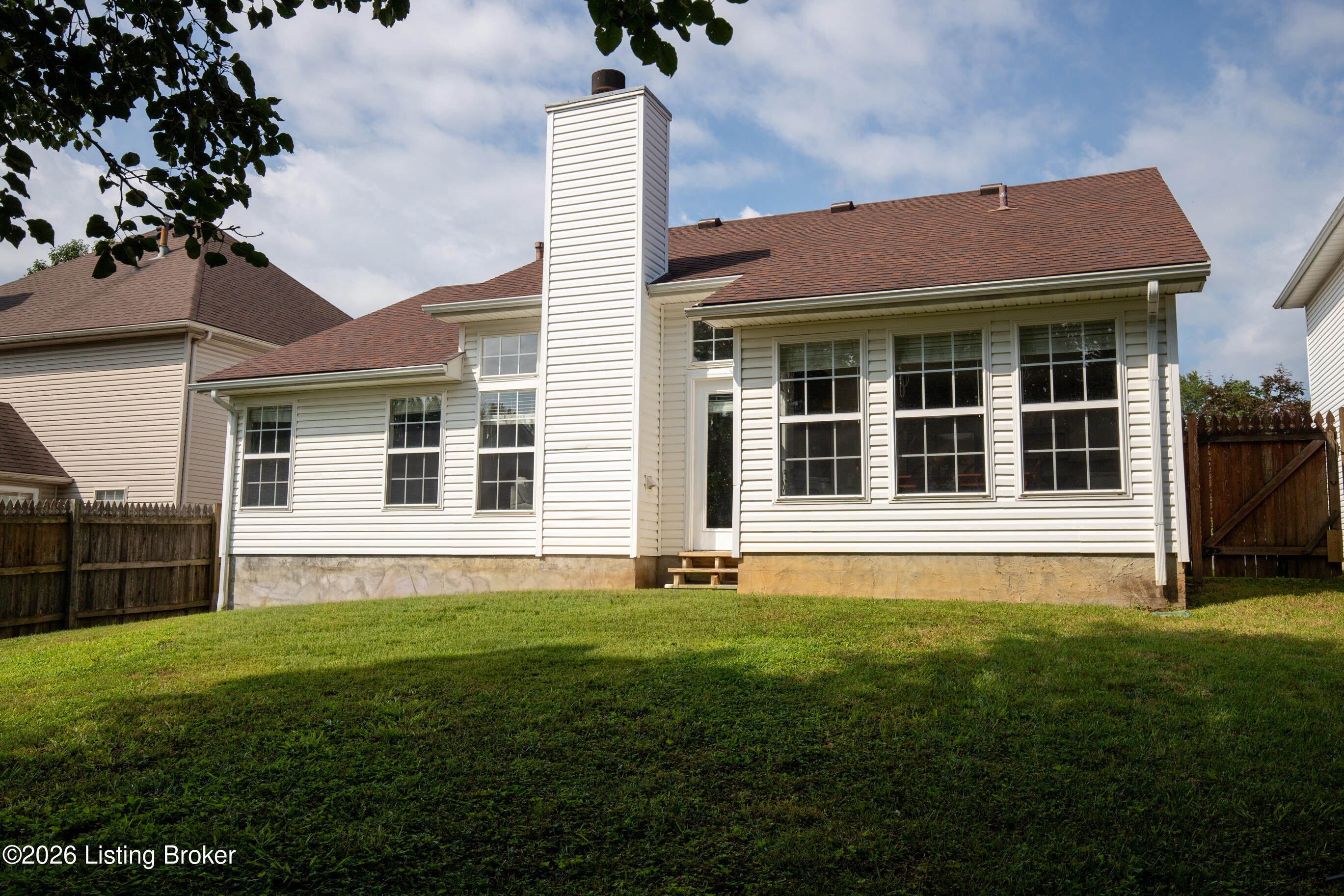 4909 Middlesex Dr