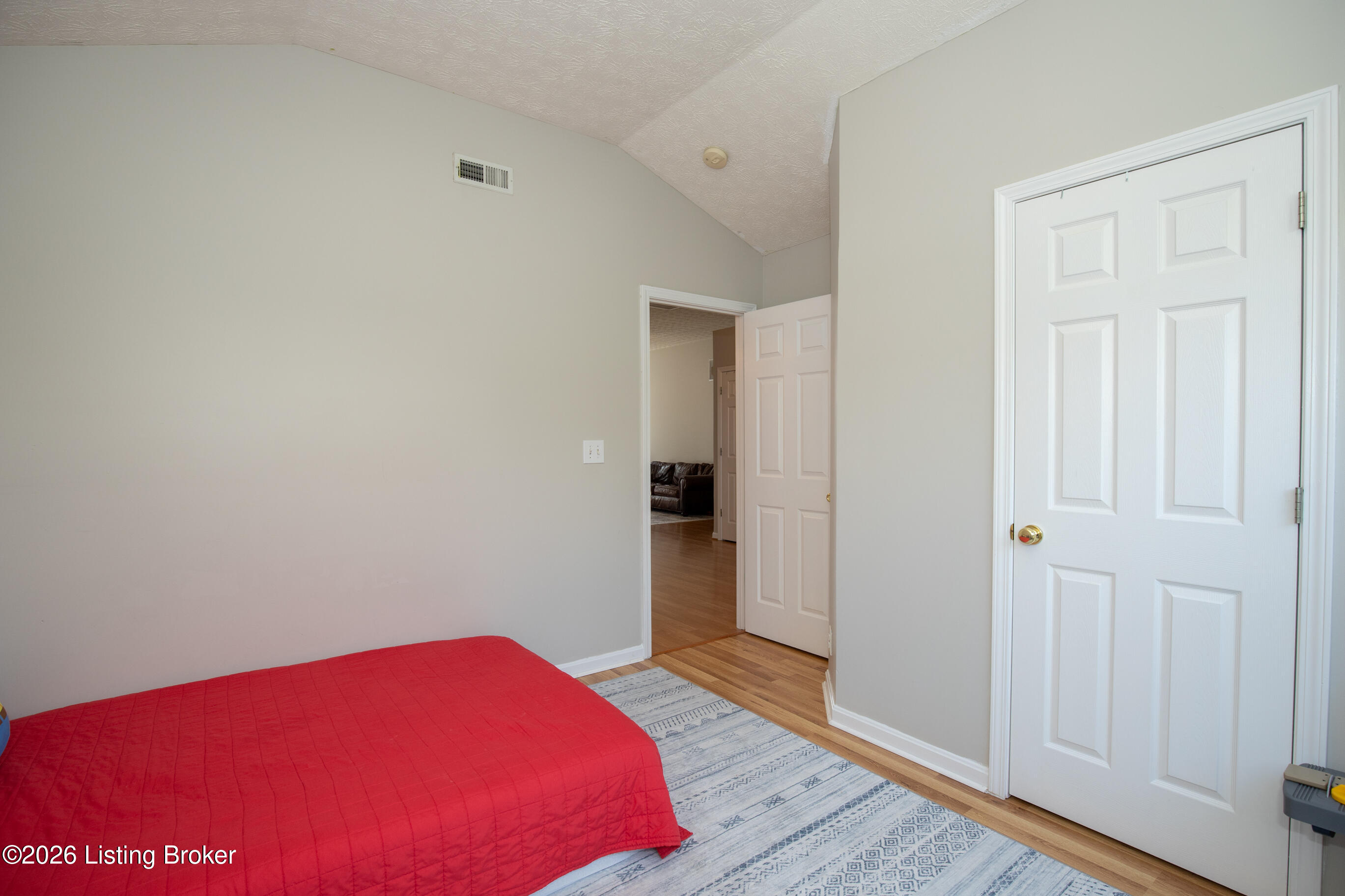 4909 Middlesex Dr