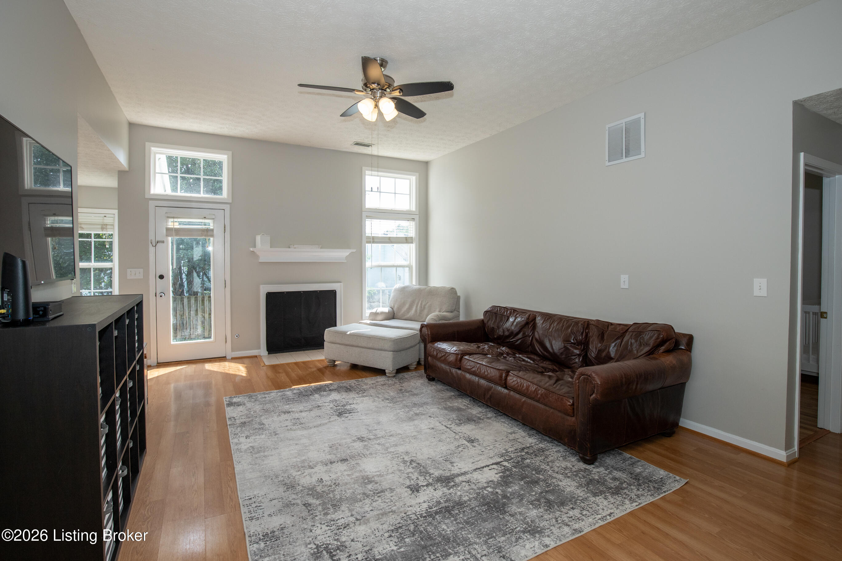 4909 Middlesex Dr