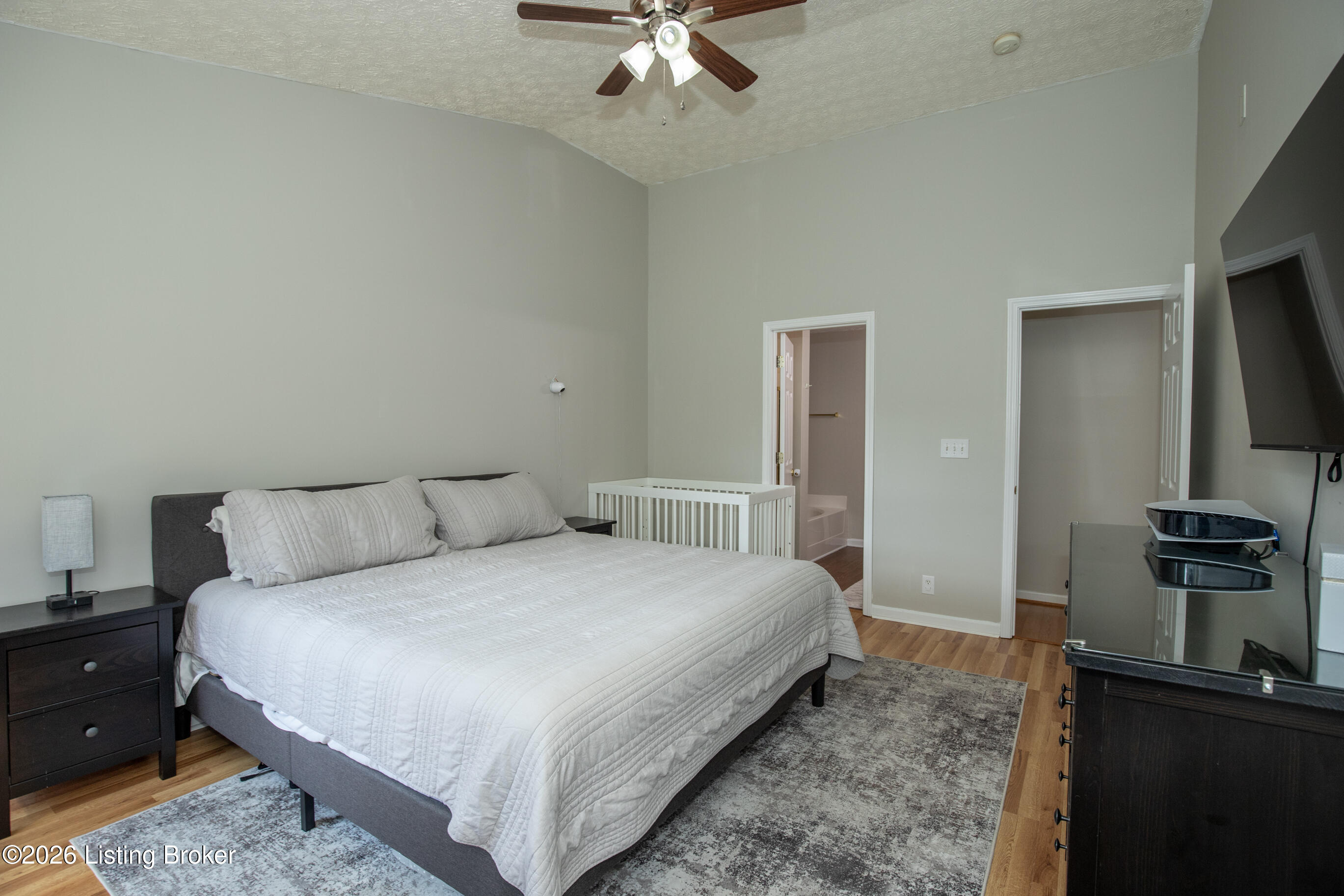 4909 Middlesex Dr