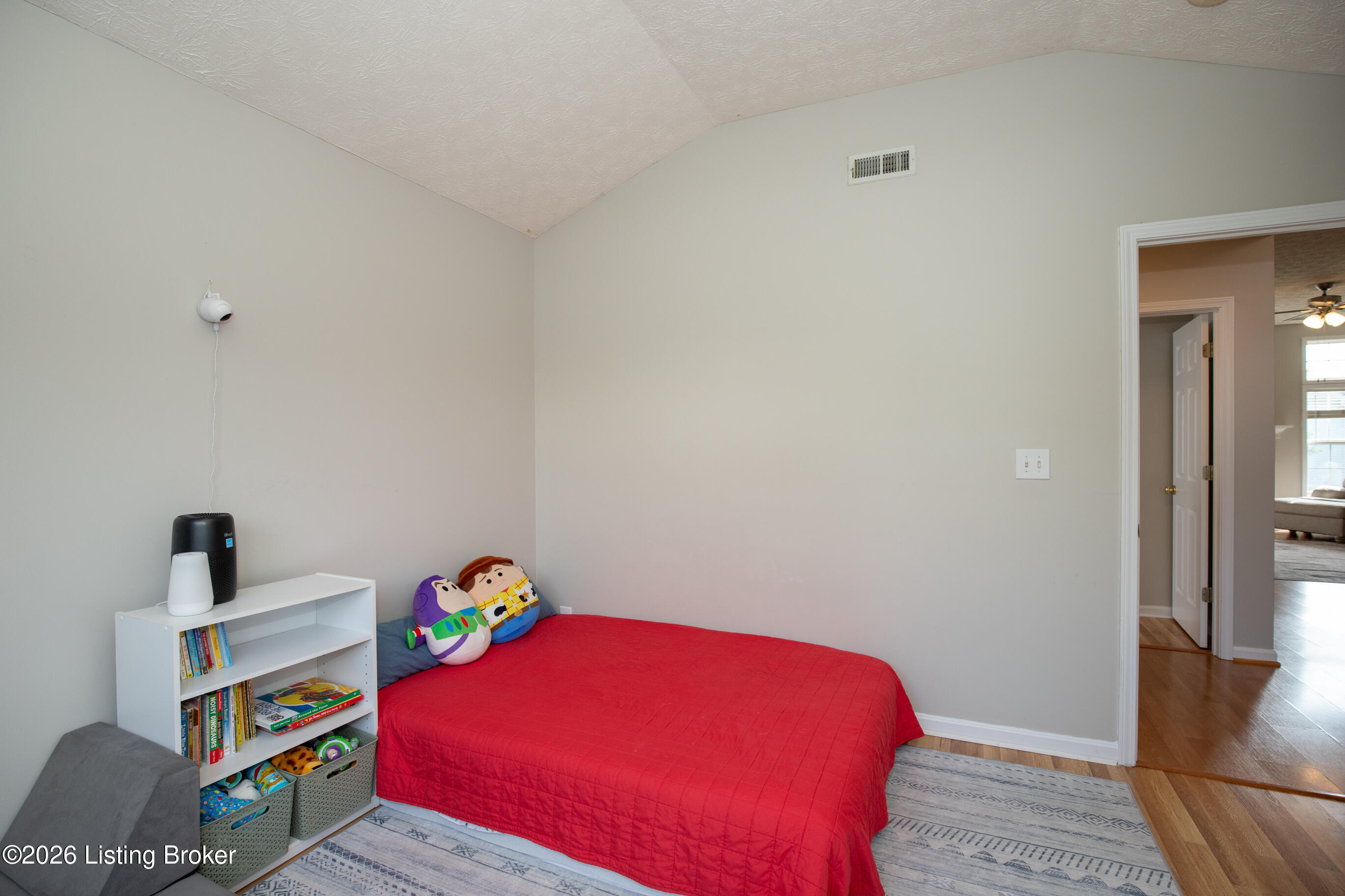 4909 Middlesex Dr