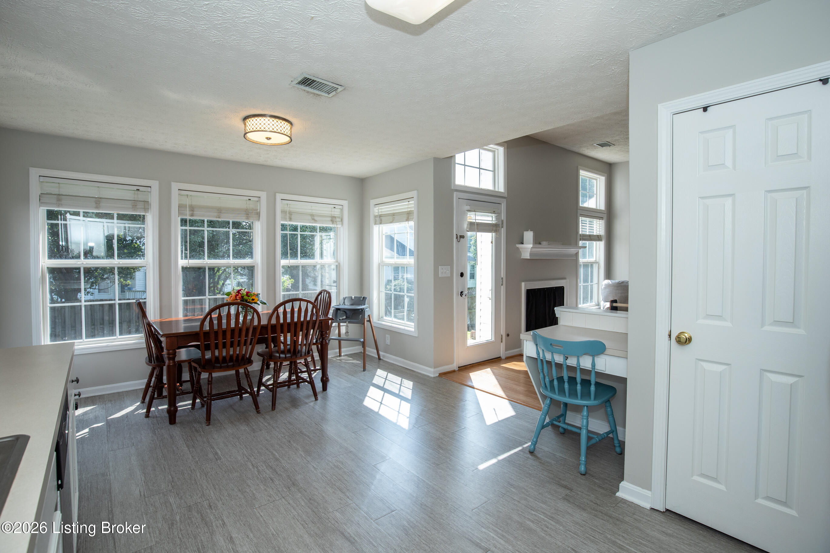 4909 Middlesex Dr