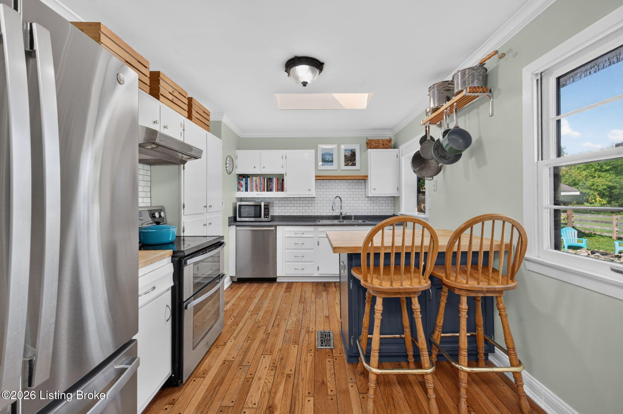 2104 N Rose Island Rd