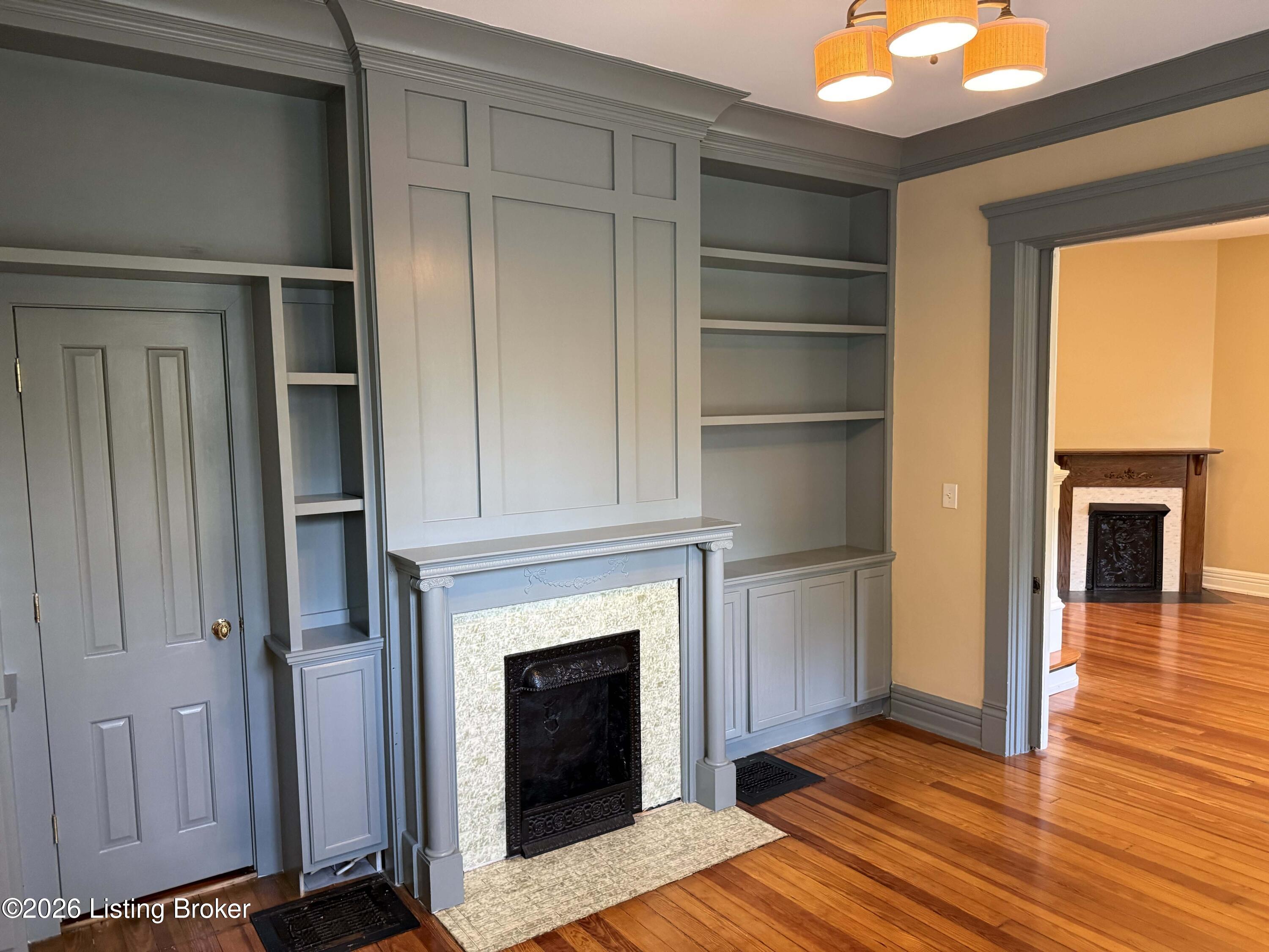 113 N Bayly Ave