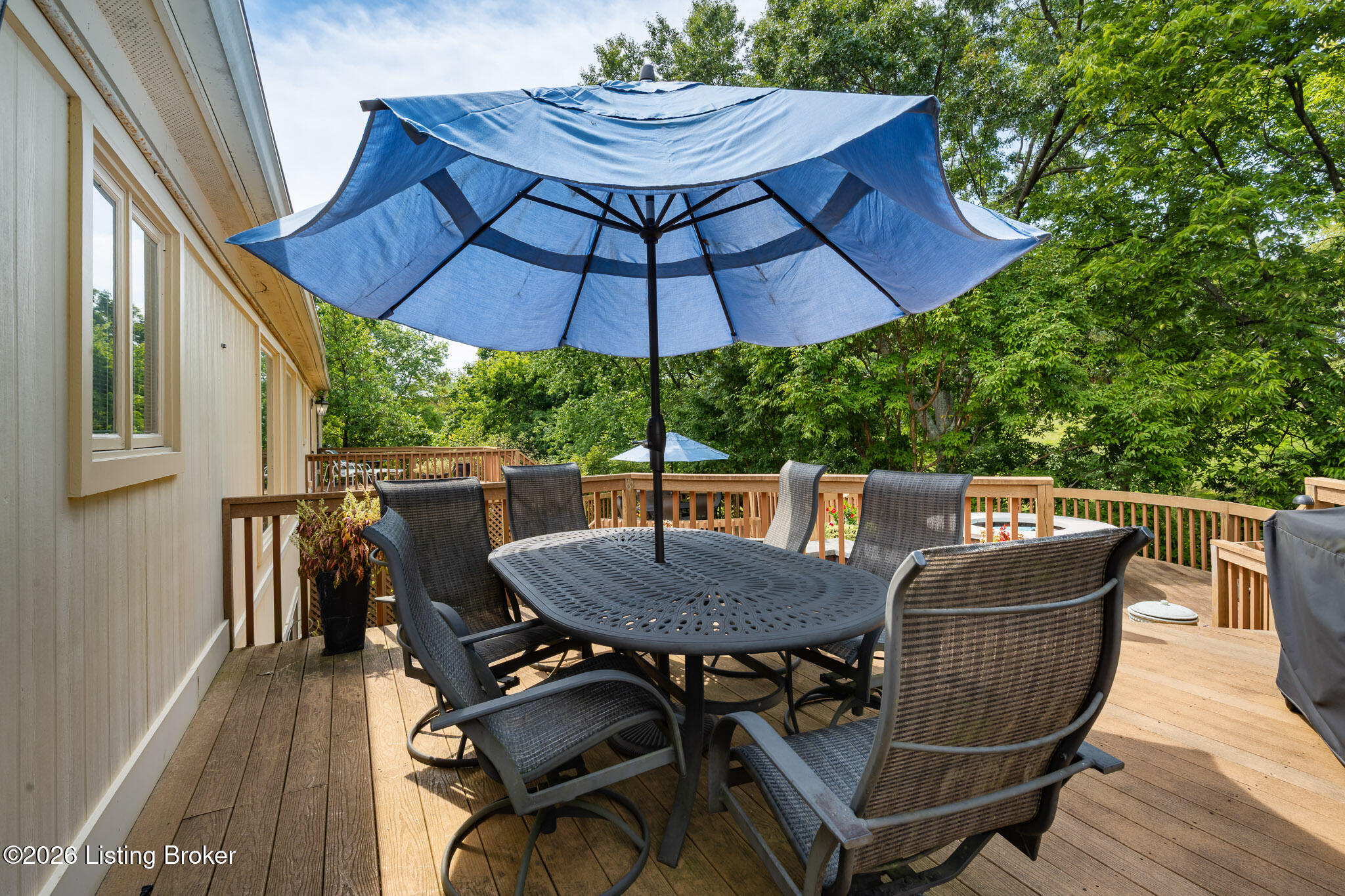 1138 Rostrevor Cir