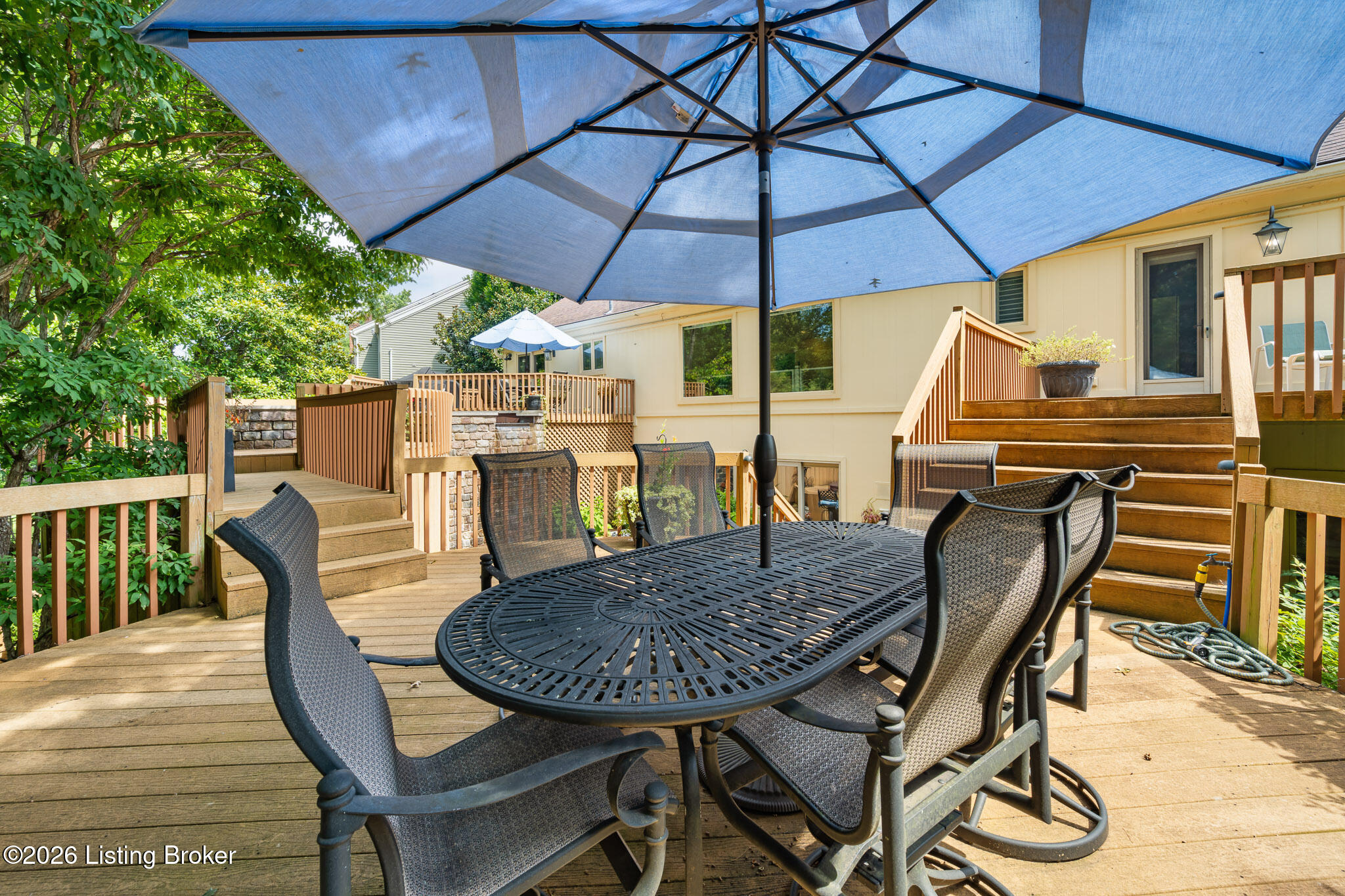 1138 Rostrevor Cir