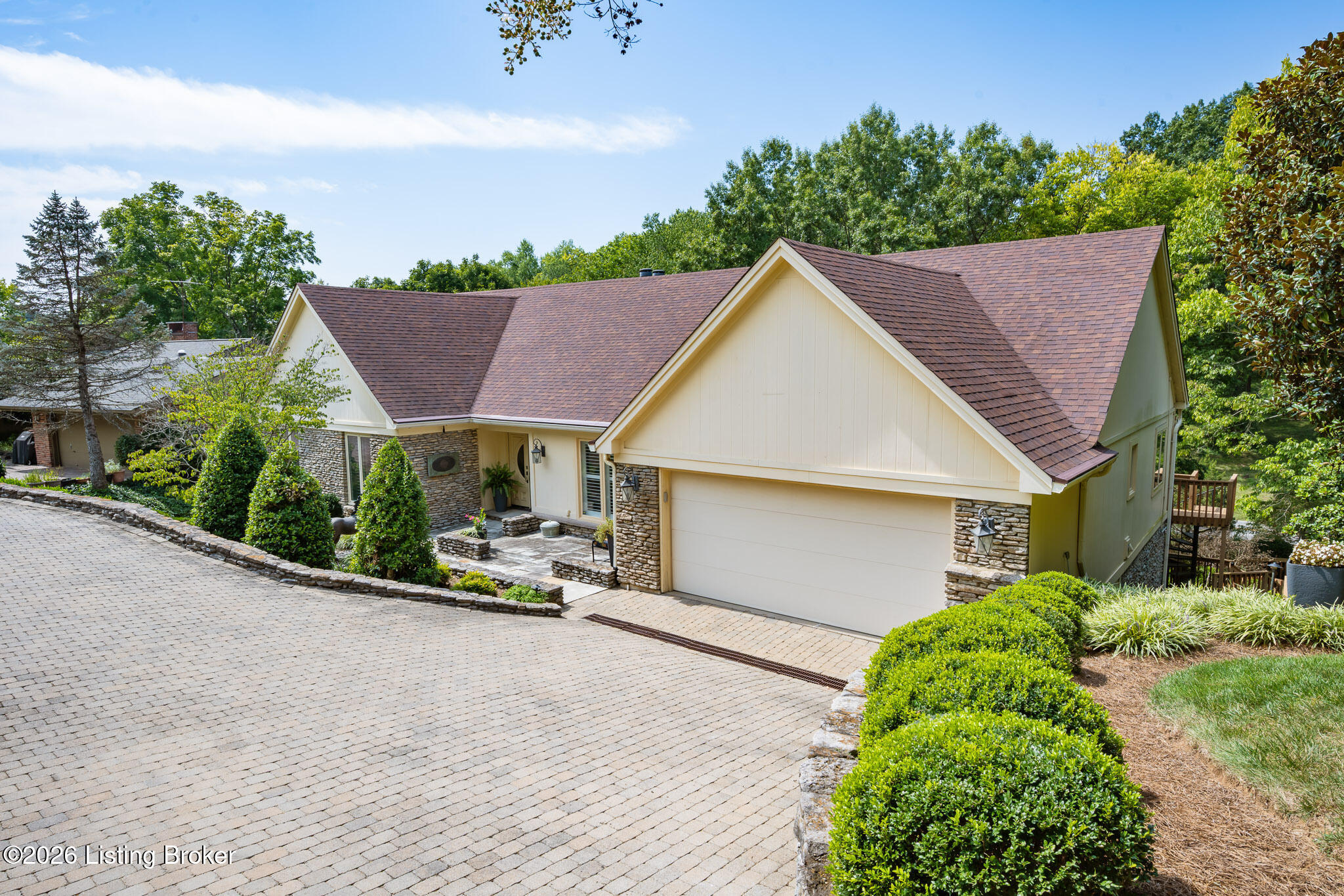1138 Rostrevor Cir