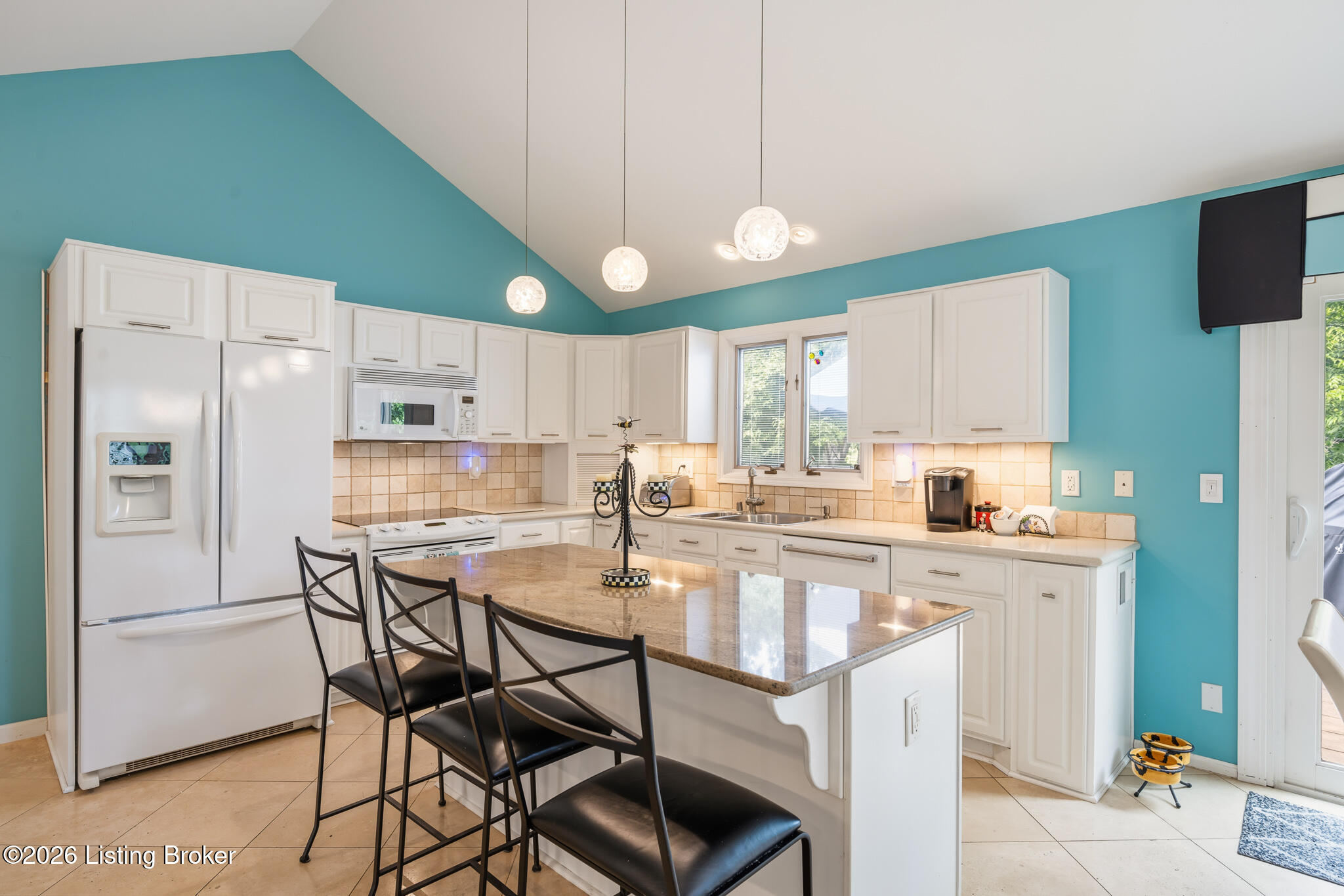 1138 Rostrevor Cir