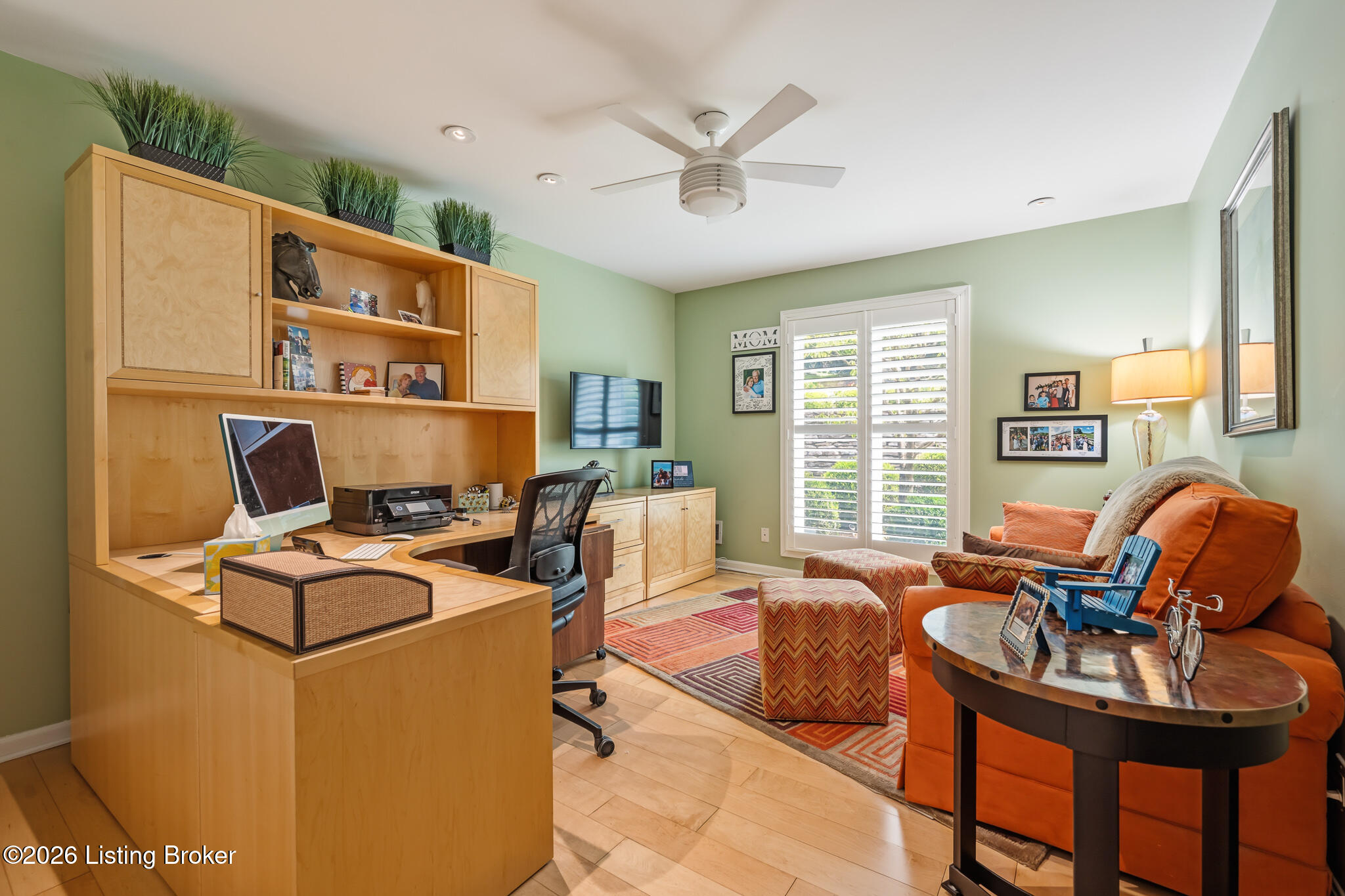 1138 Rostrevor Cir