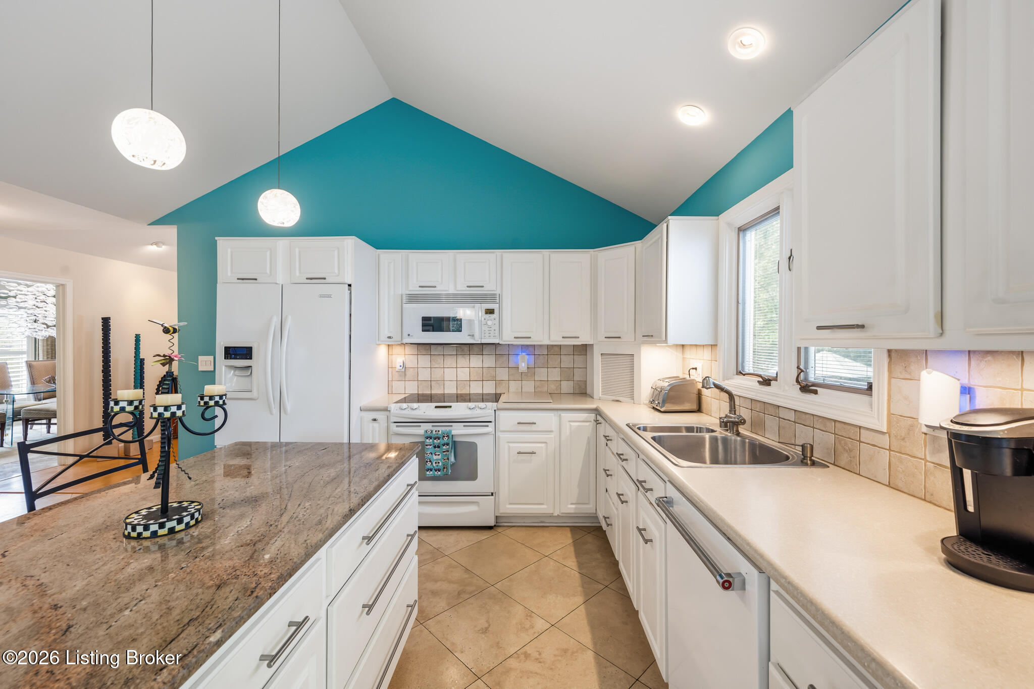 1138 Rostrevor Cir