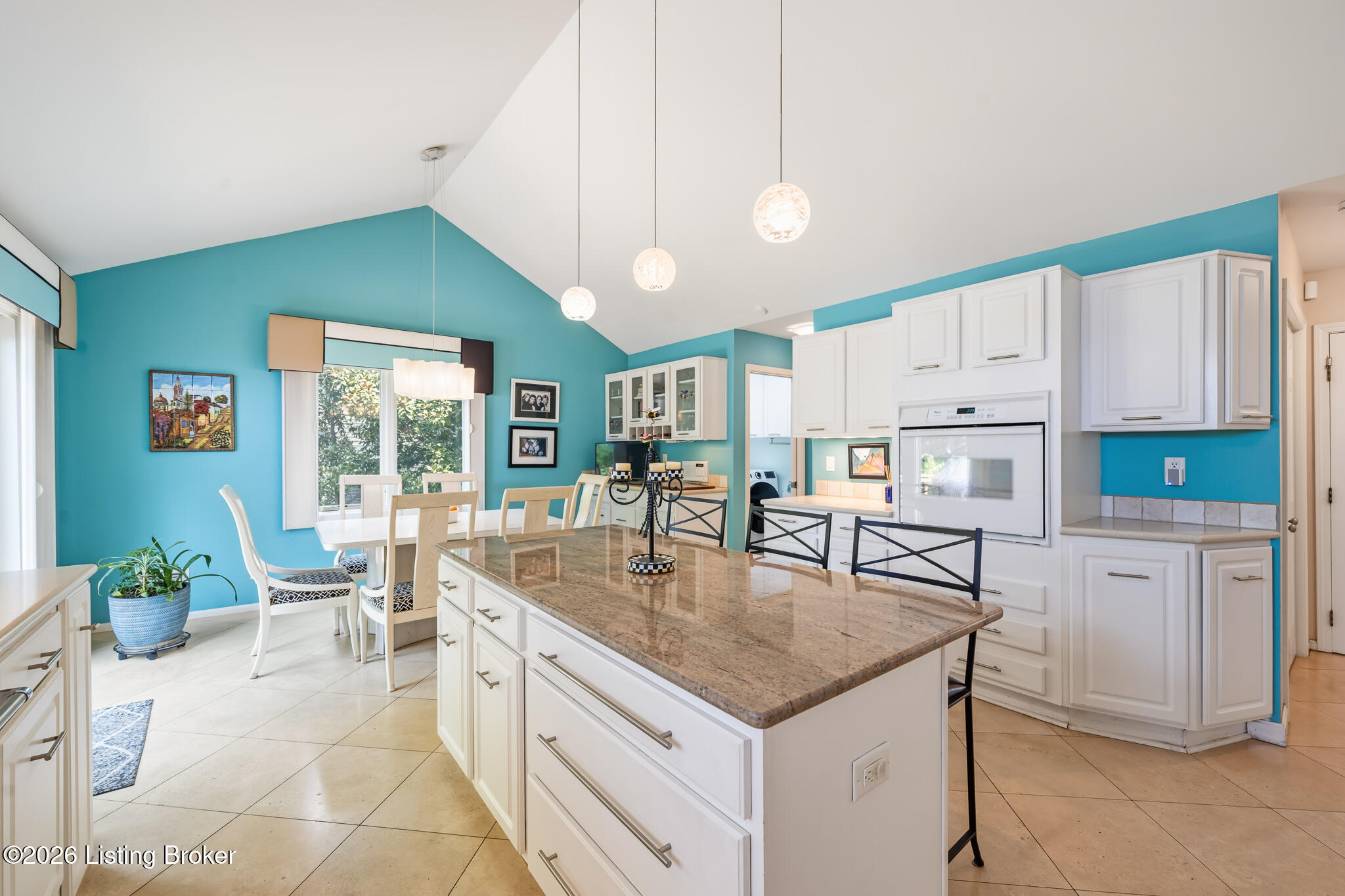 1138 Rostrevor Cir