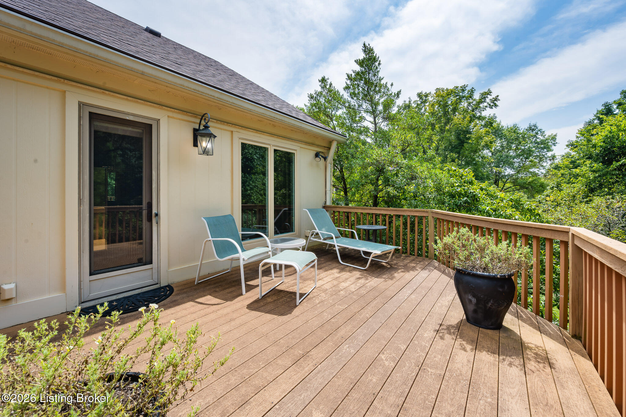 1138 Rostrevor Cir