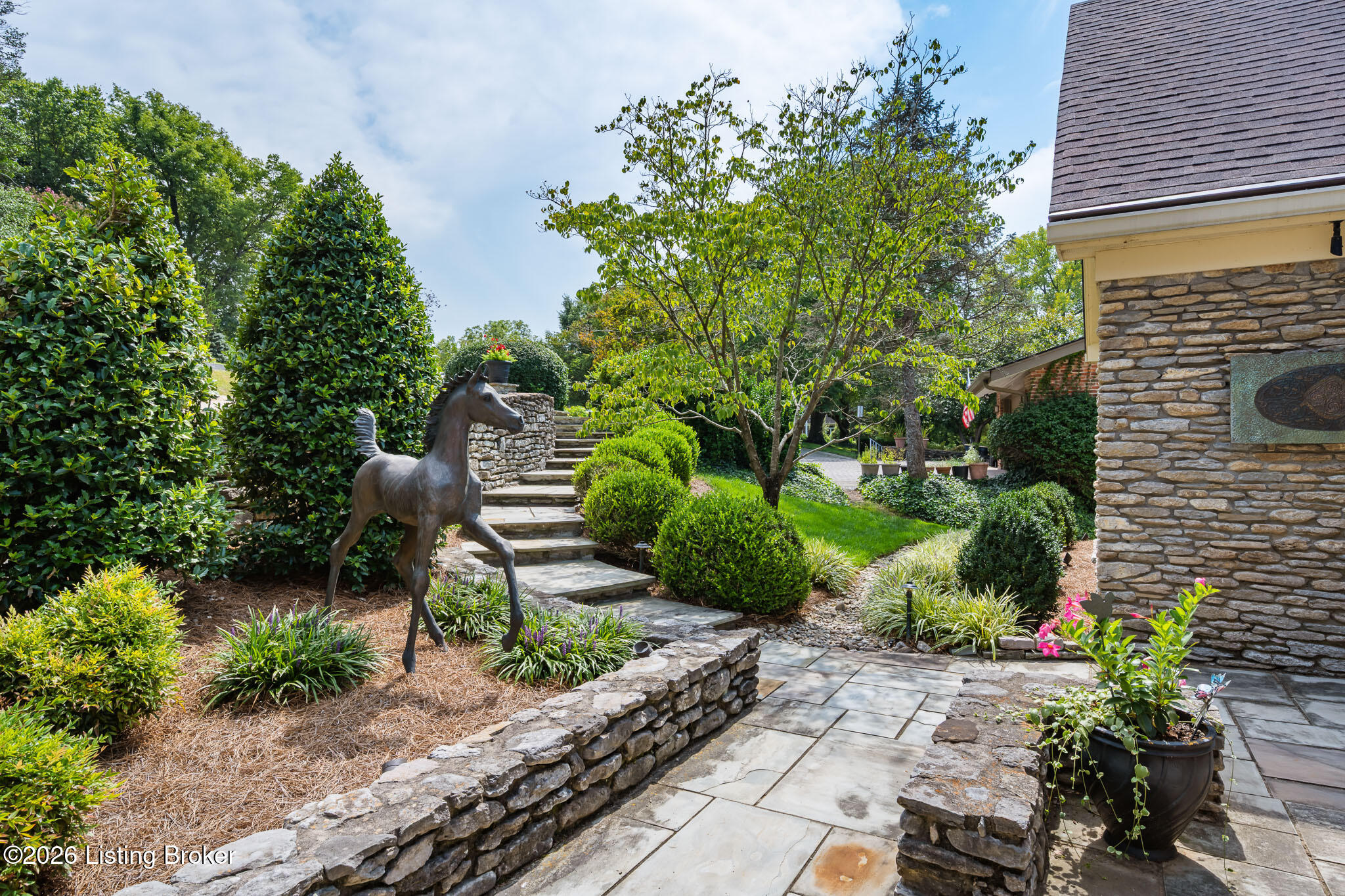 1138 Rostrevor Cir