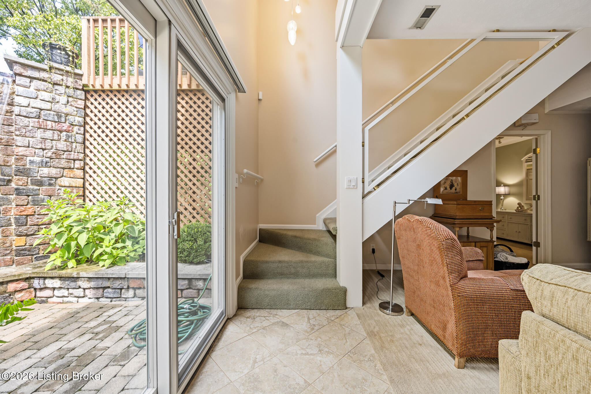 1138 Rostrevor Cir