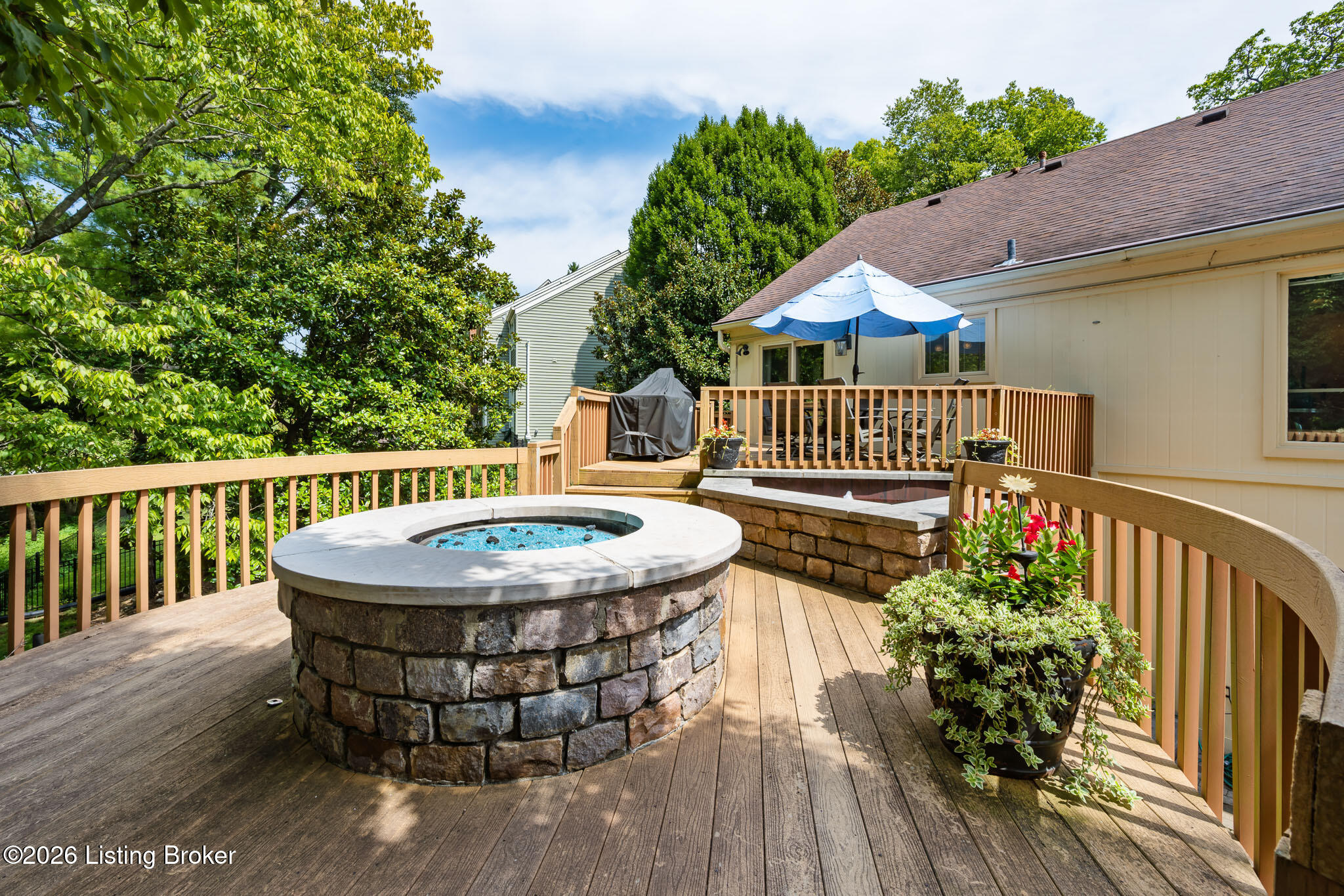 1138 Rostrevor Cir