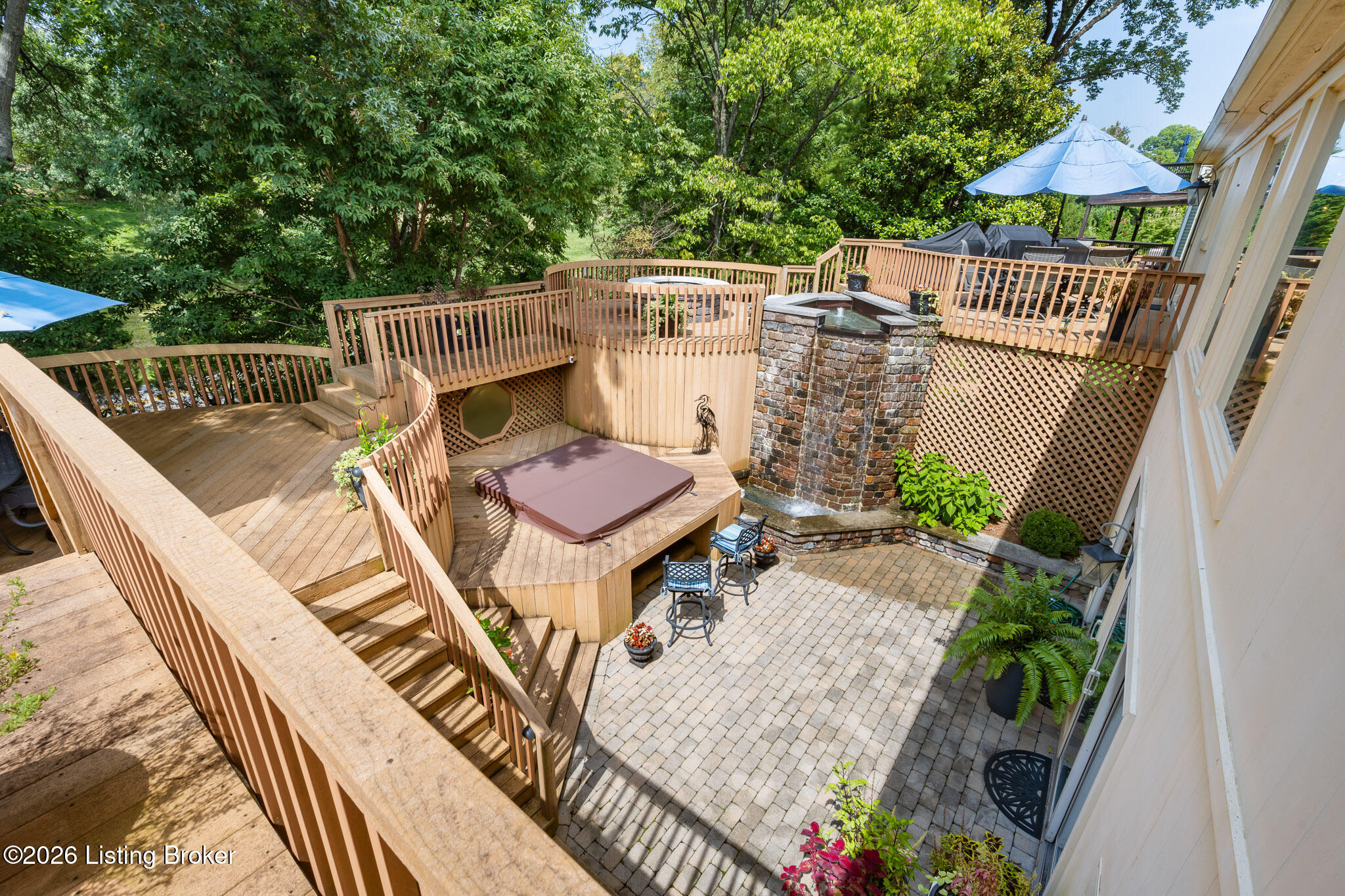 1138 Rostrevor Cir