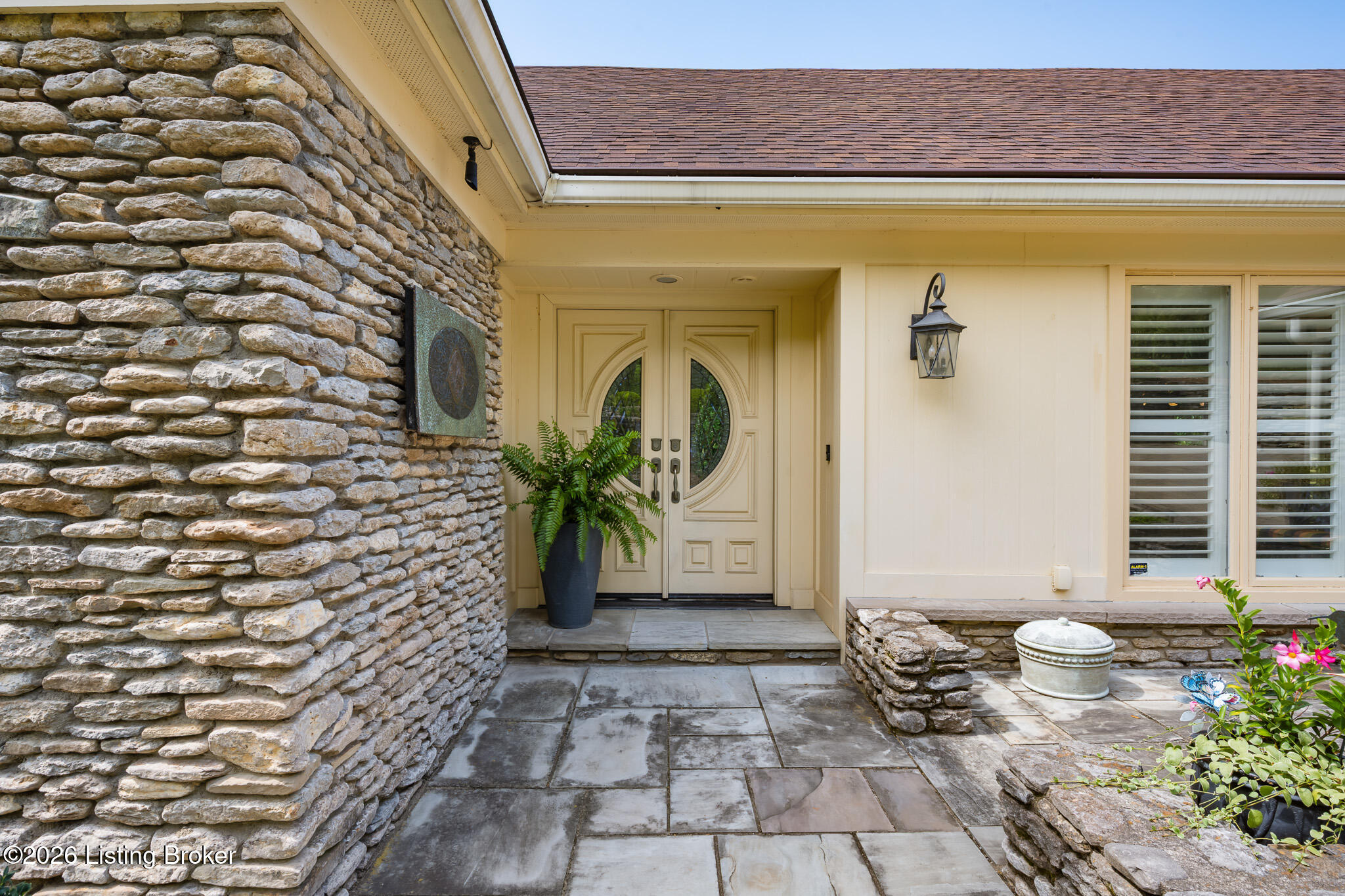 1138 Rostrevor Cir