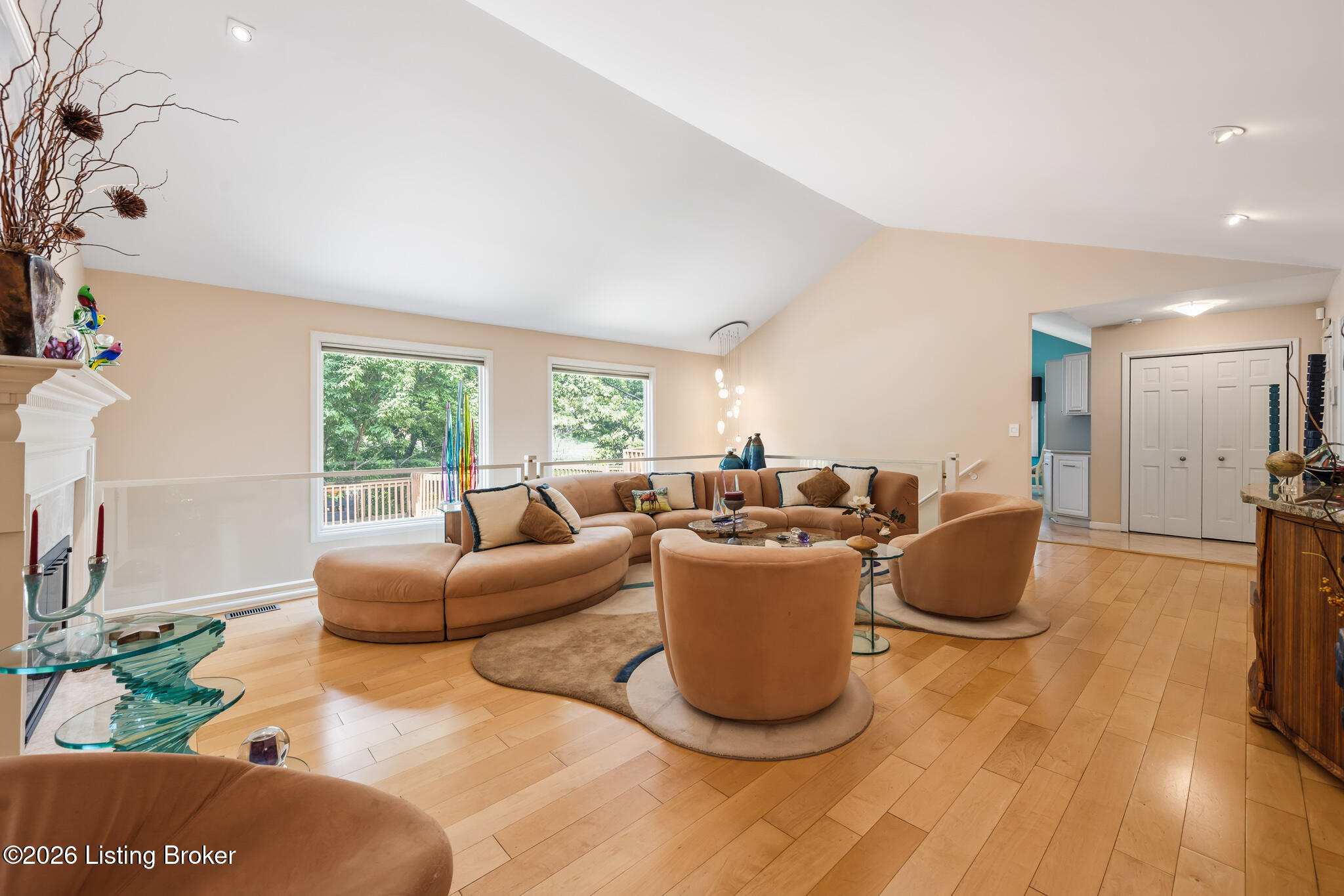 1138 Rostrevor Cir