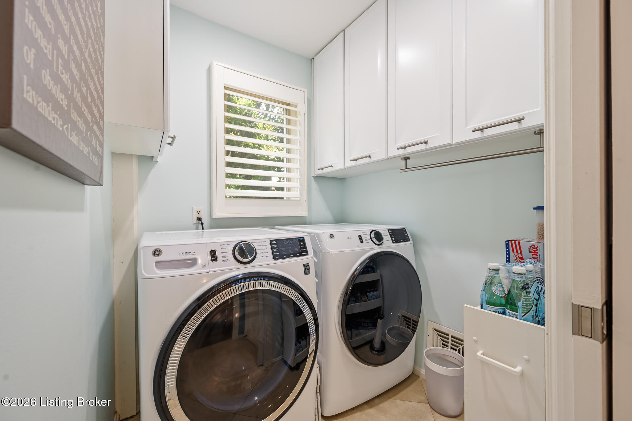 1138 Rostrevor Cir